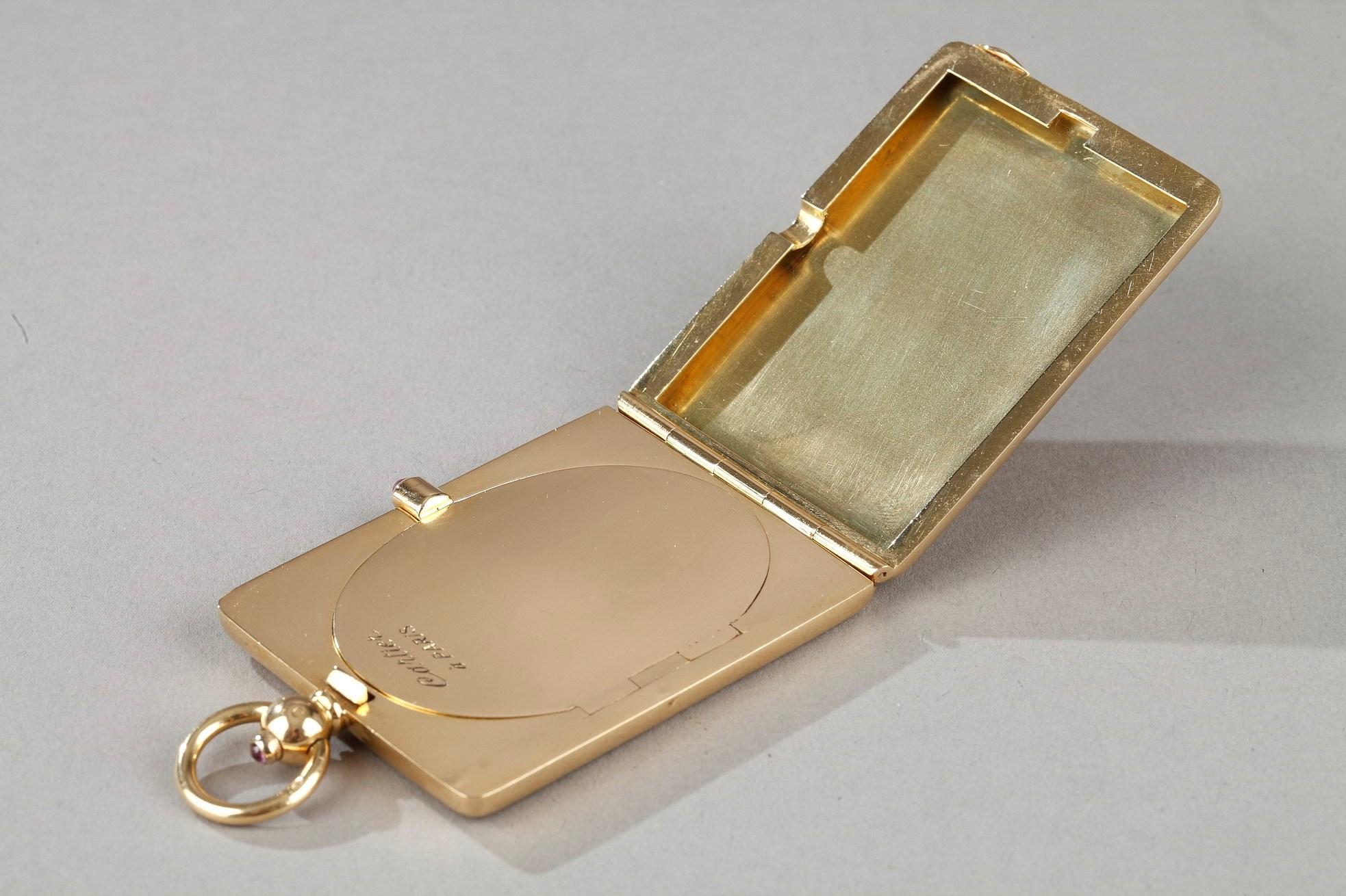 Gold Portait Box Signed Cartier à Paris, 20th Century For Sale