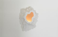 Applique murale Portal 02 éclairée par Simon Johns