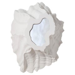 Portal 02 Scultura a parete riflettente di Simon Johns