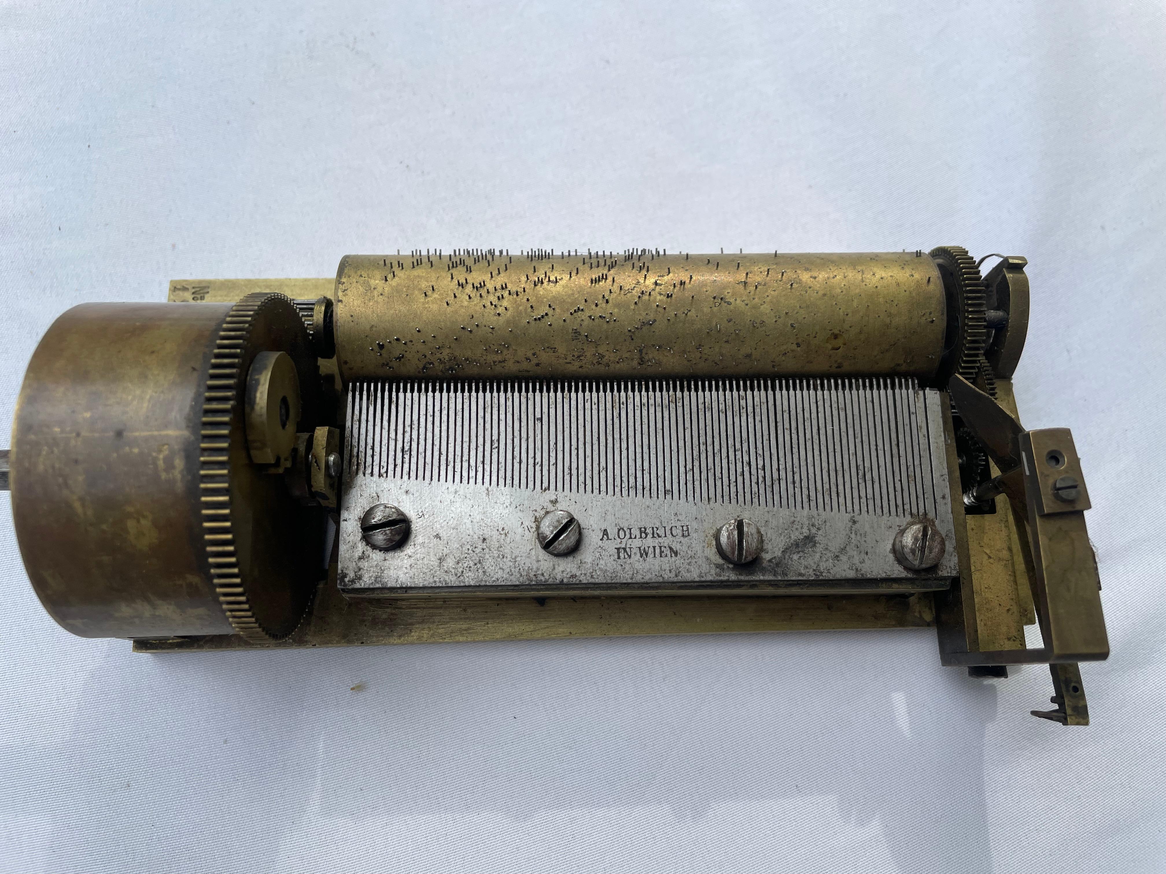 Portal clock Vienna around 1825 with integrated musical mechanism  Signed: A.O. For Sale 12
