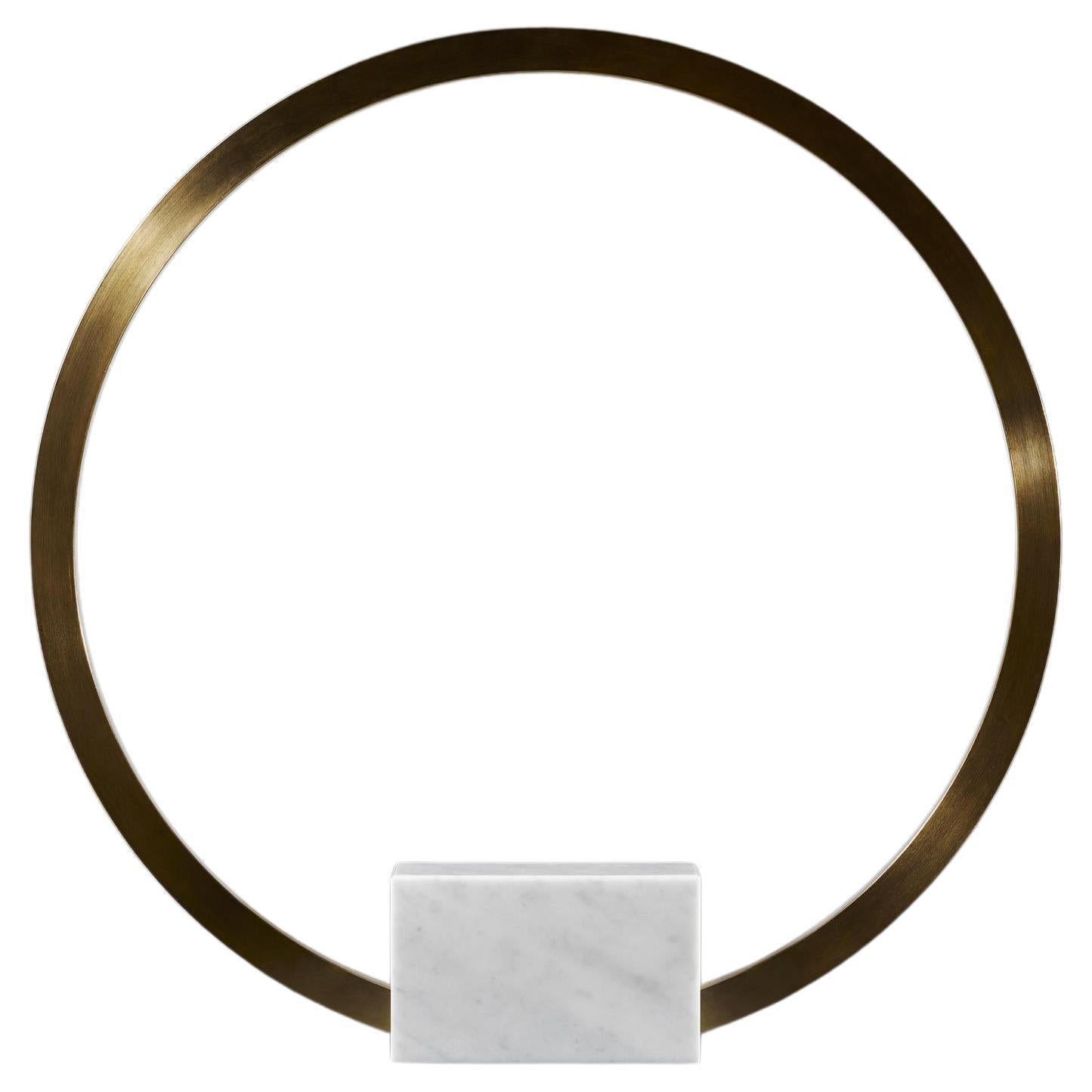 Lampada da tavolo Circle in marmo bianco naturale e ottone di Christopher Boots
