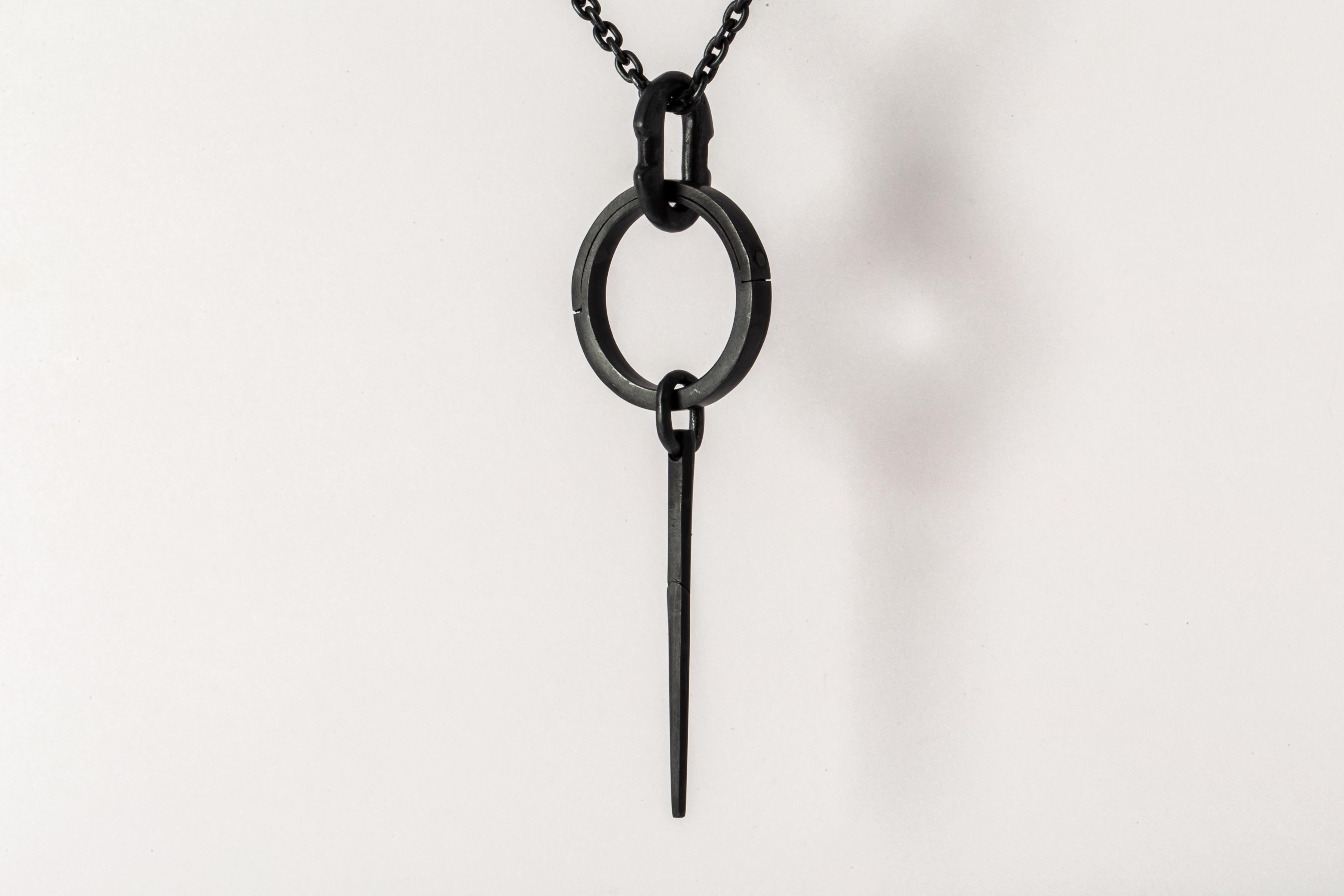 Portal mini spike pendant necklace