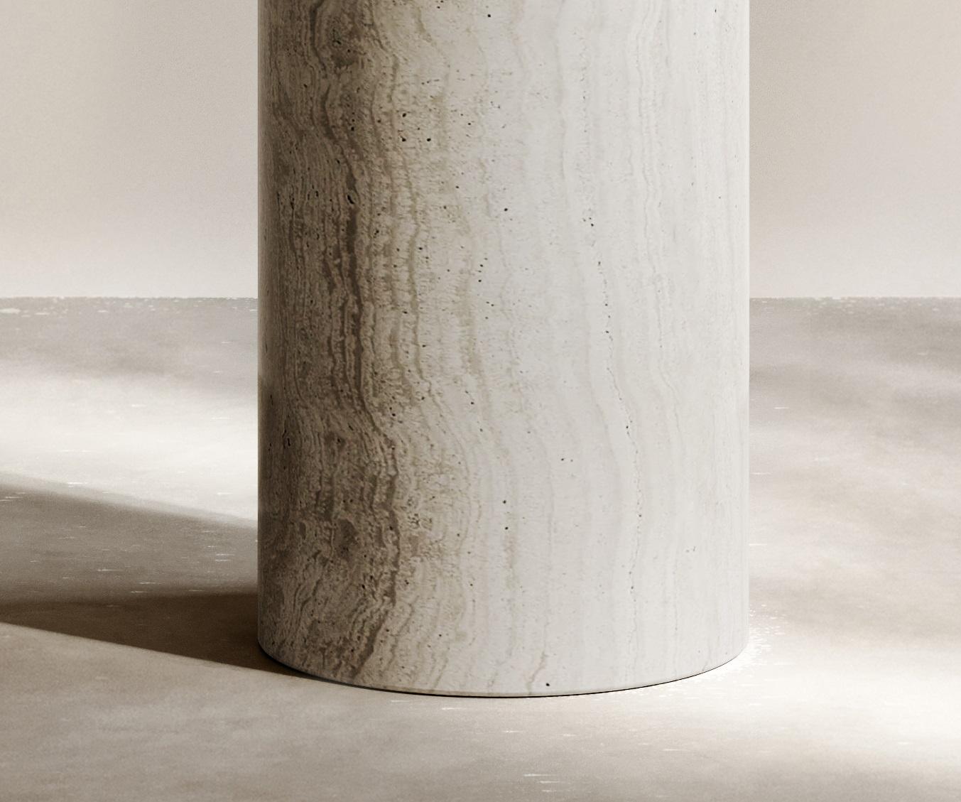 Altro Piedistallo Portal in travertino Navona di Paloma Editions in vendita