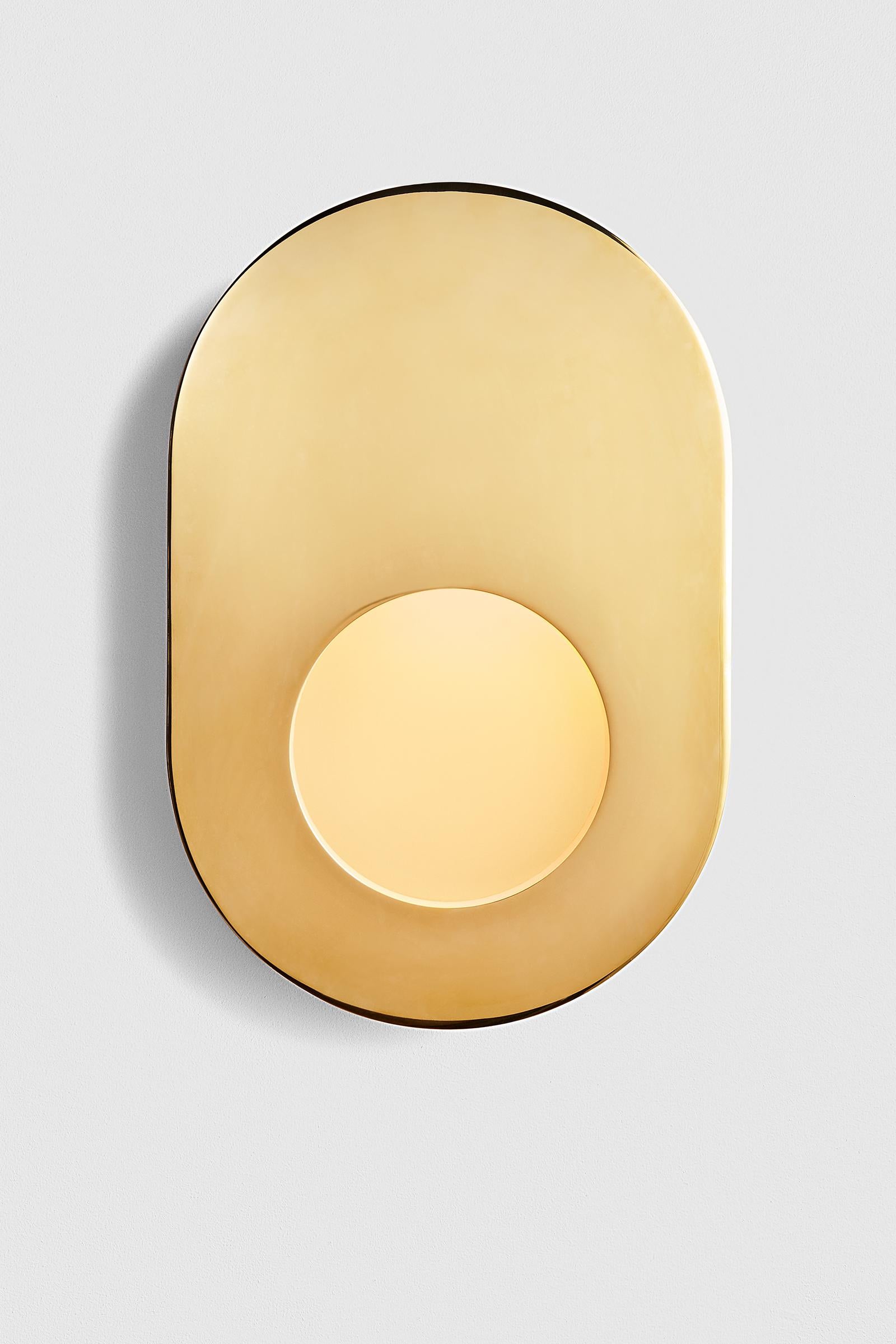 Contemporary Konekt Portal Sconce Oval in Antique Brass For Sale