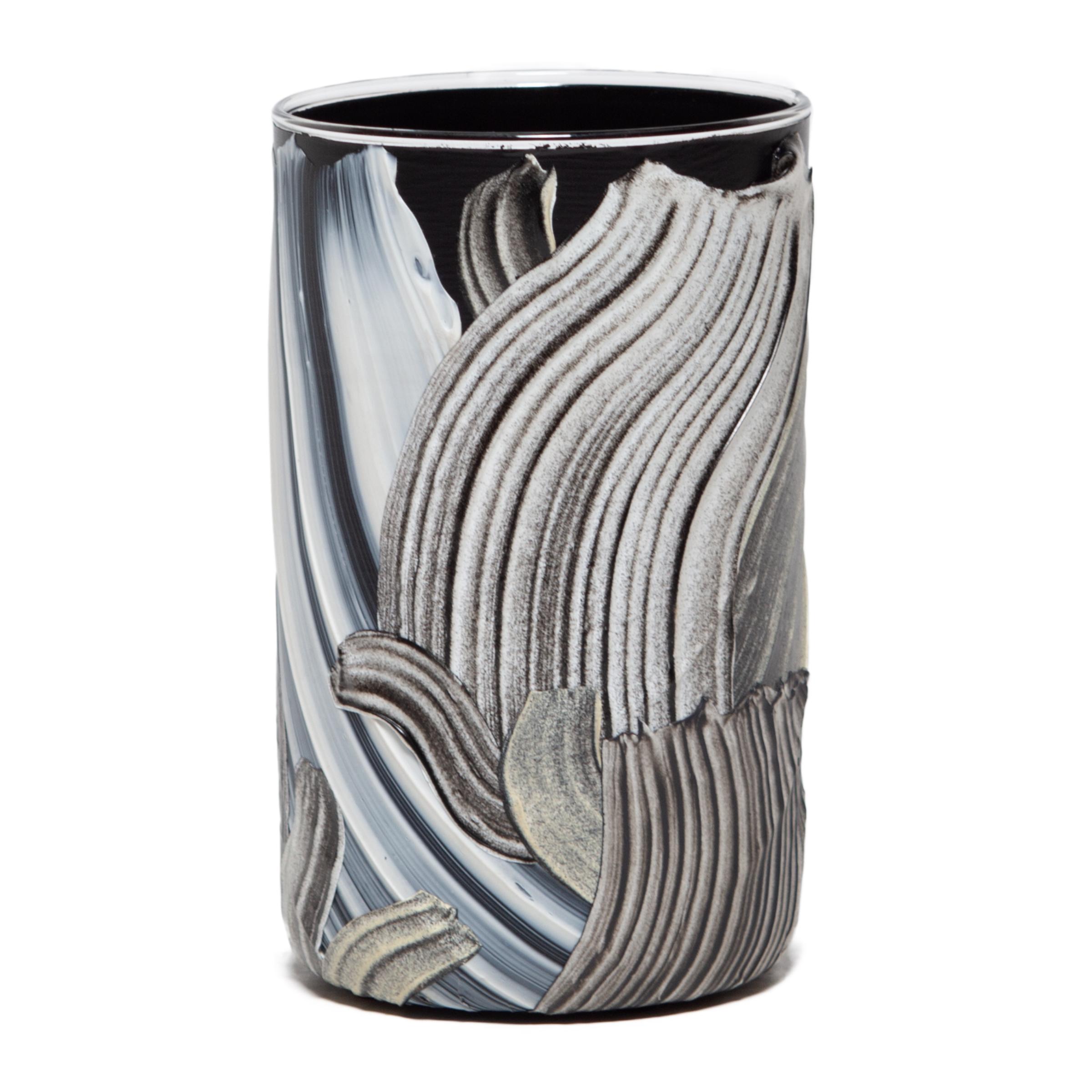 Each captivating portal vase by artist Viktor van Bramer began its life as a painting on canvas. Embracing the meditative tedium of painting, van Bramer allows the intricacies of each brushstroke to guide his final design. The artist first