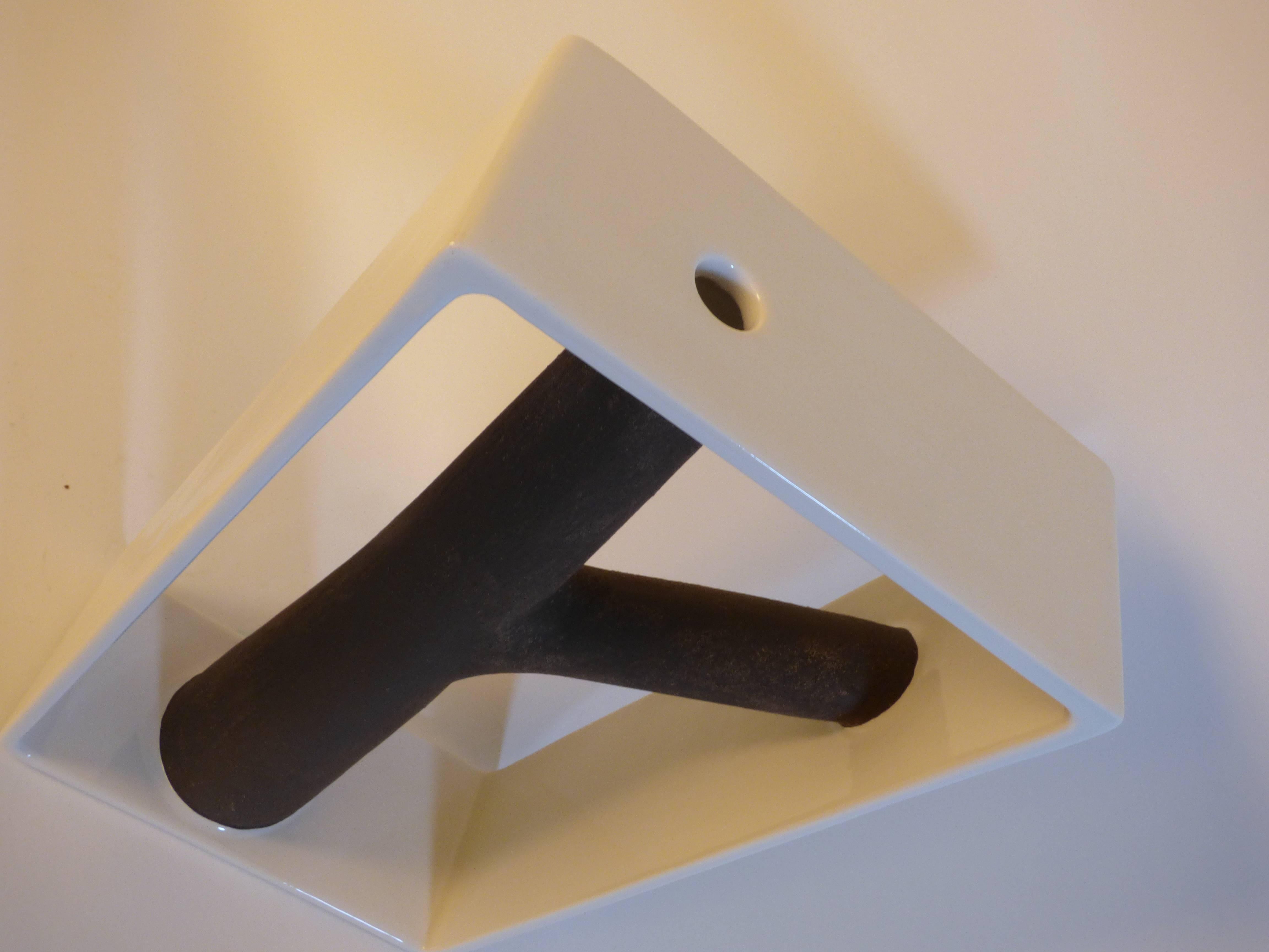 italien Vase en céramique Portali modèle 10 d'Andrea Branzi pour les éditions Superego. en vente