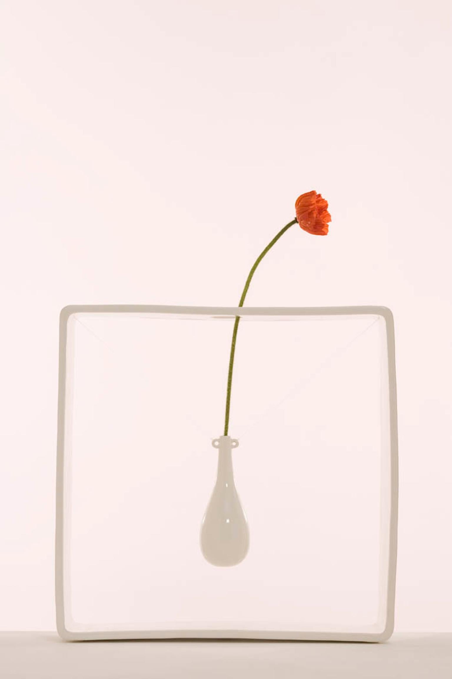 Cet élégant vase est le modèle 17 de la Collection Portali conçue par le célèbre designer et architecte italien Andrea Branzi en 2007 et produite par Superego Editions. Edition limitée à 50 pièces. Signés et numérotés.

PORTALI
Milan, juillet