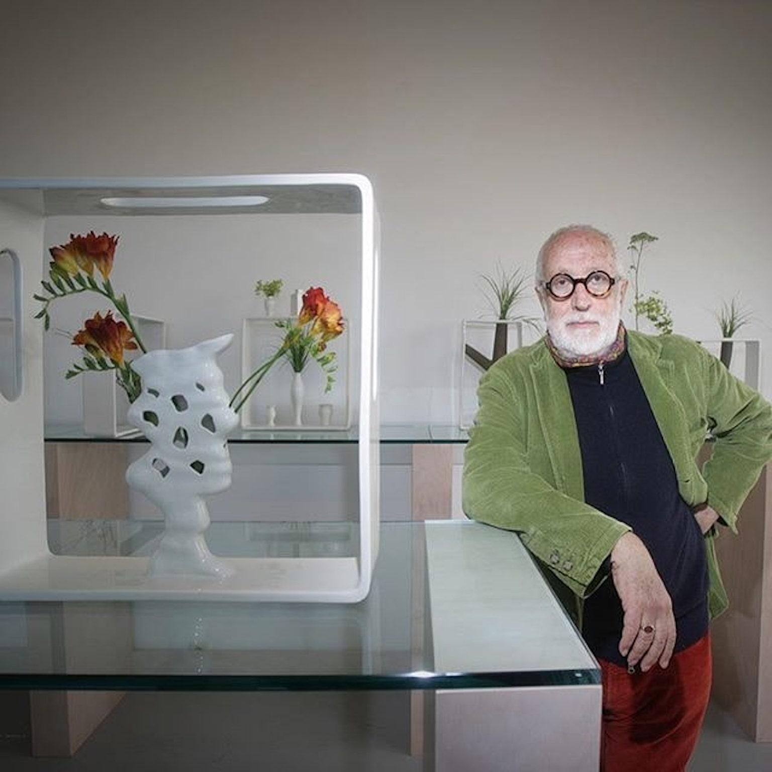 XXIe siècle et contemporain Vase en céramique Portali modèle 17 d'Andrea Branzi pour les éditions Superego. en vente