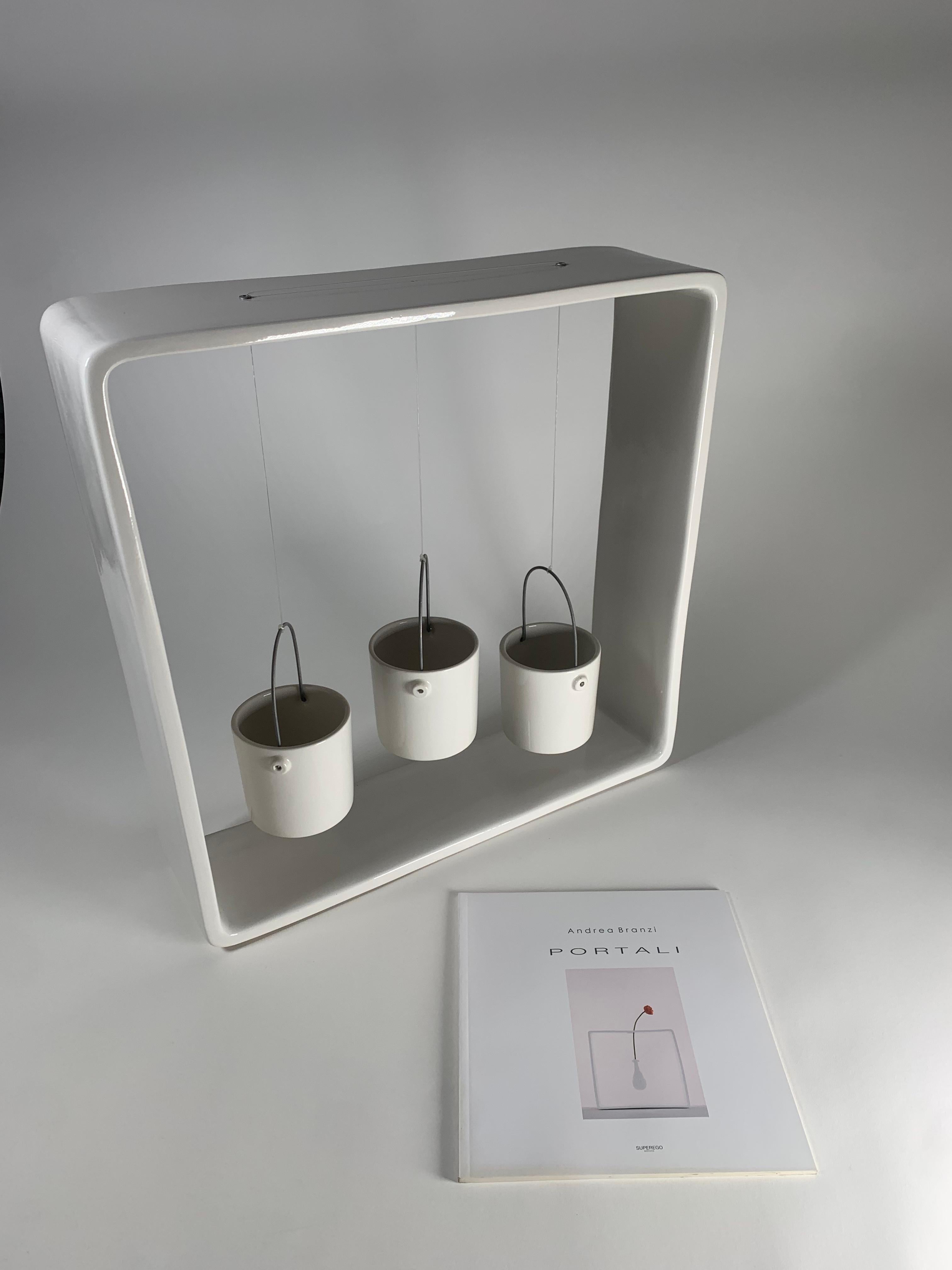XXIe siècle et contemporain Vase en céramique Portali modèle 18 d'Andrea Branzi pour les éditions Superego. en vente