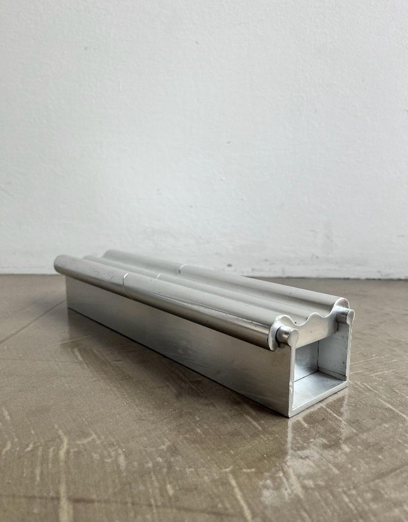 Soporte de aluminio extruido, Nucleo, Enrico Panzeri para Sormani, 1967 Mid-20th Century en venta
