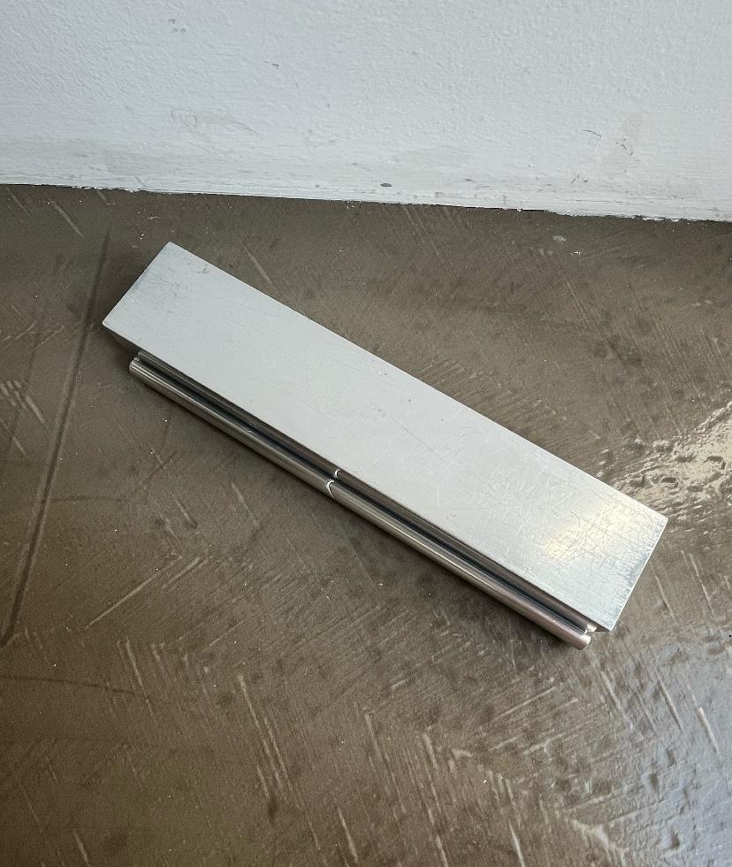 Soporte de aluminio extruido, Nucleo, Enrico Panzeri para Sormani, 1967 Aluminio en venta