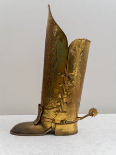 Paragüero artesanal, cobre y latón pulido, hacia 1920