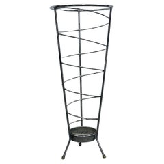 Porte-parapluie en acier chromé avec décoration en spirale