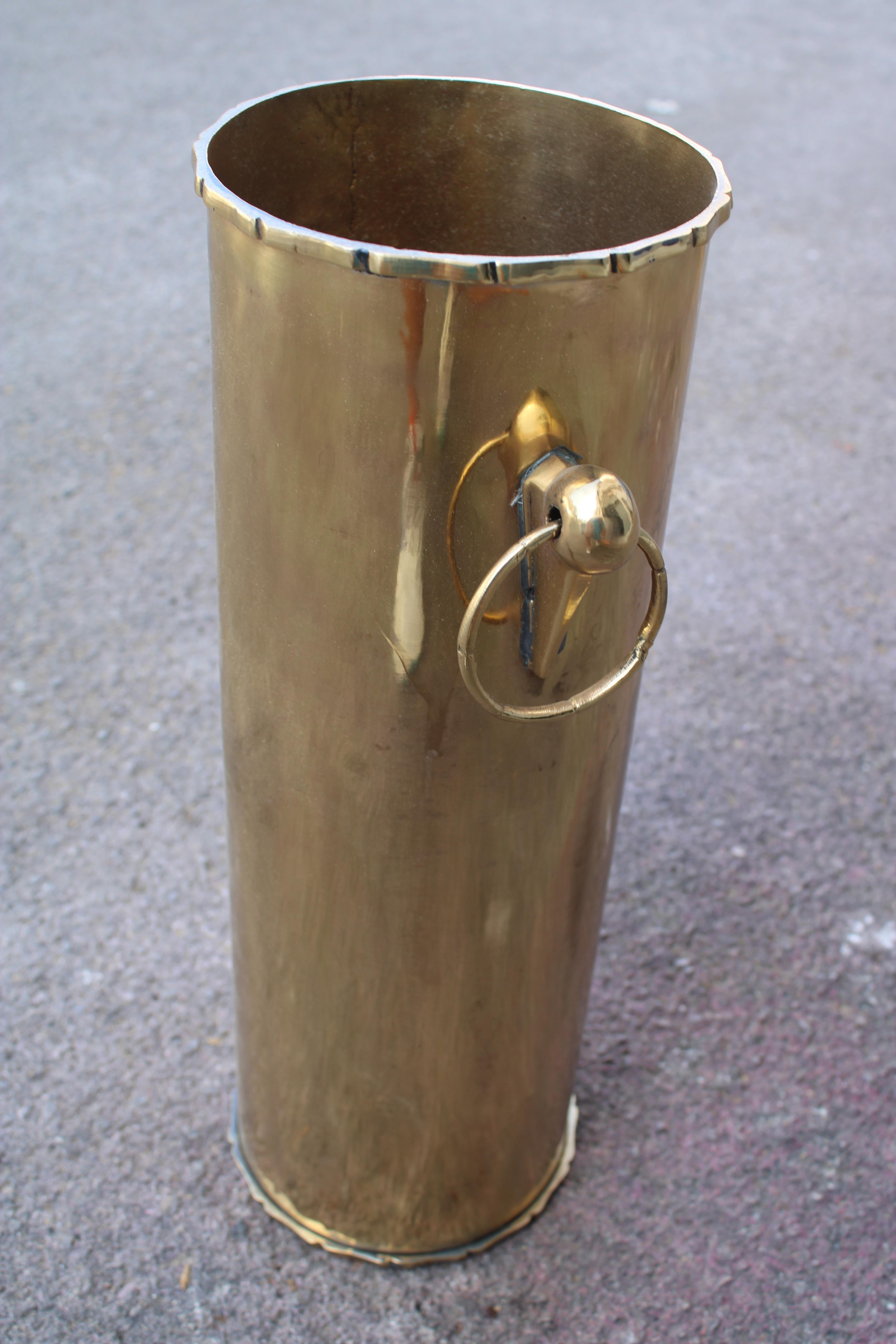 Ottone Portaombrelli in solido ottone Italiano 1950 circolare con manici in vendita