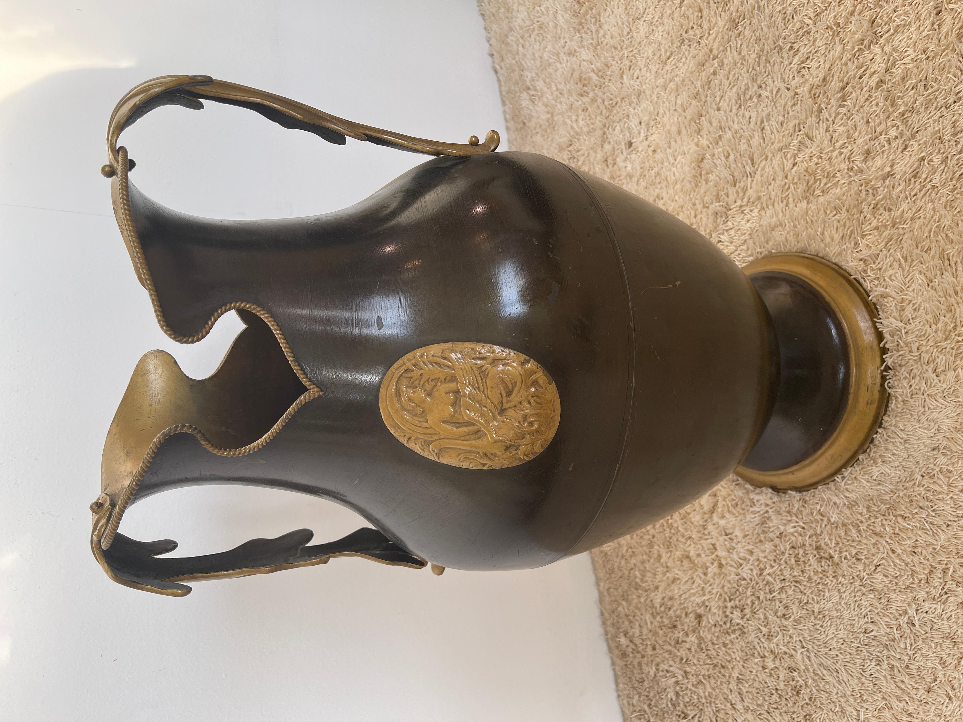 20th Century Italian brass umbrella stand stille classic 1990s For Sale
