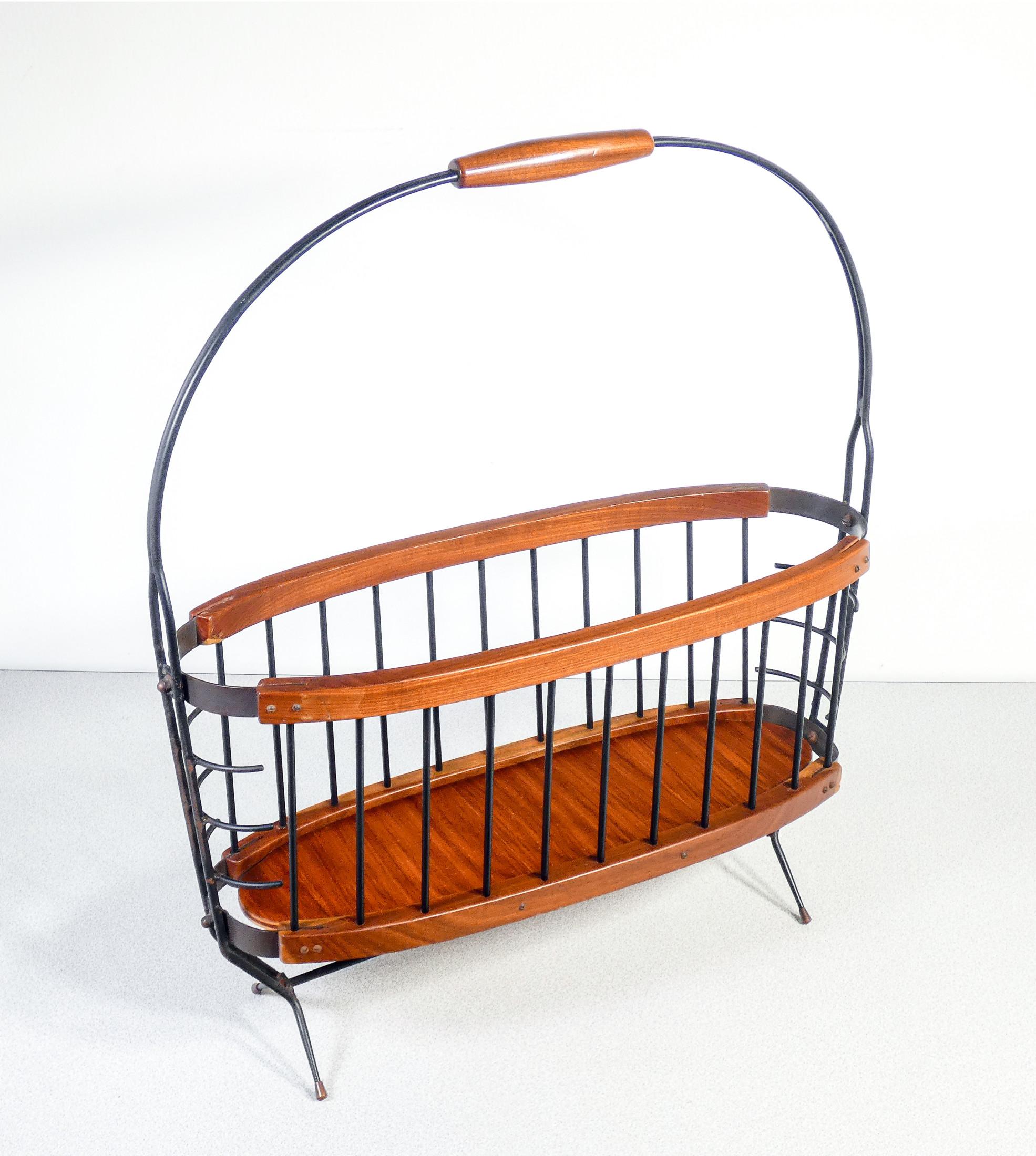 Mid-20th Century Italian design magazine rack made of wood and metal. Italy, 50s For Sale
