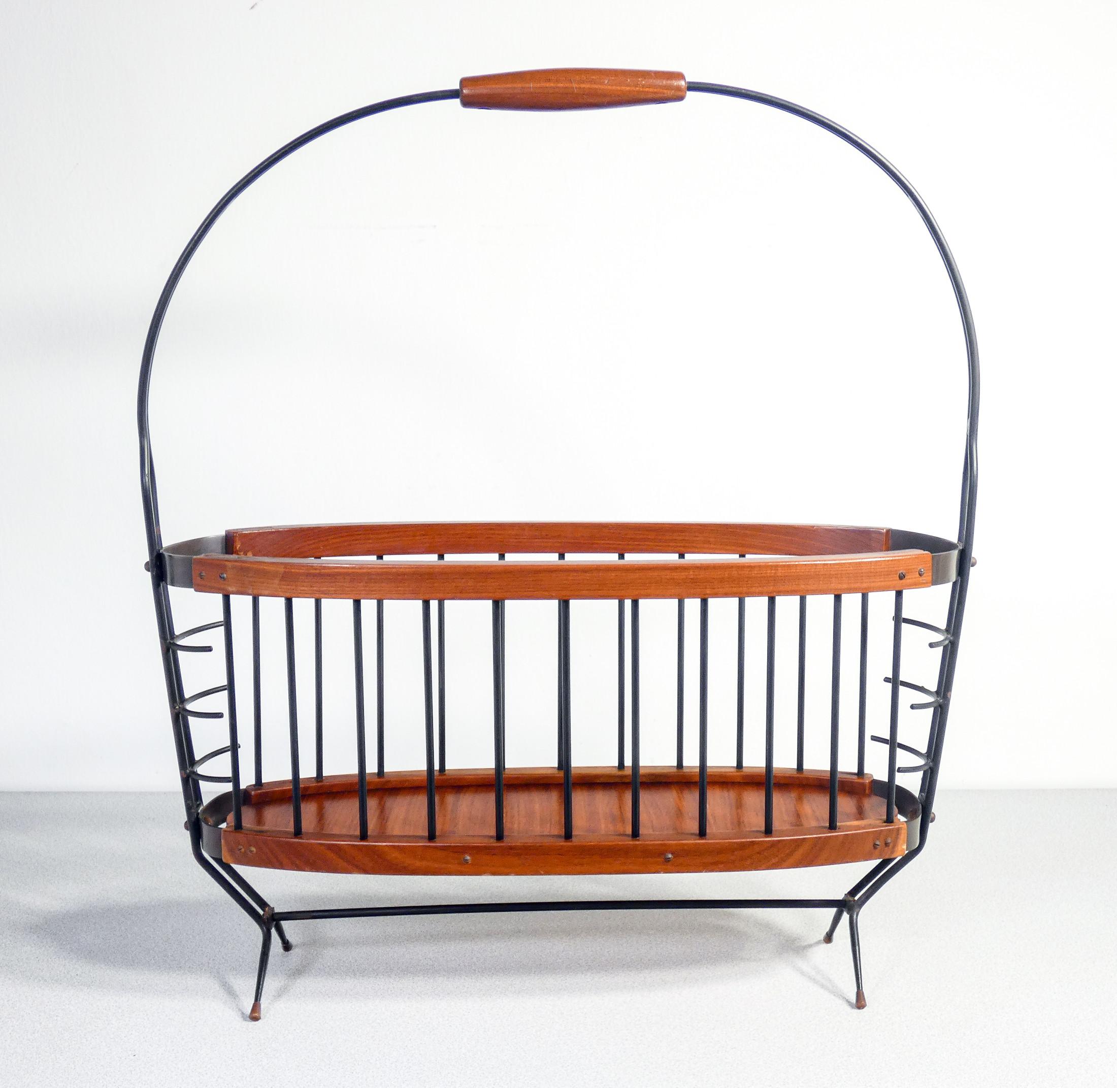 Metal Italian design magazine rack made of wood and metal. Italy, 50s For Sale