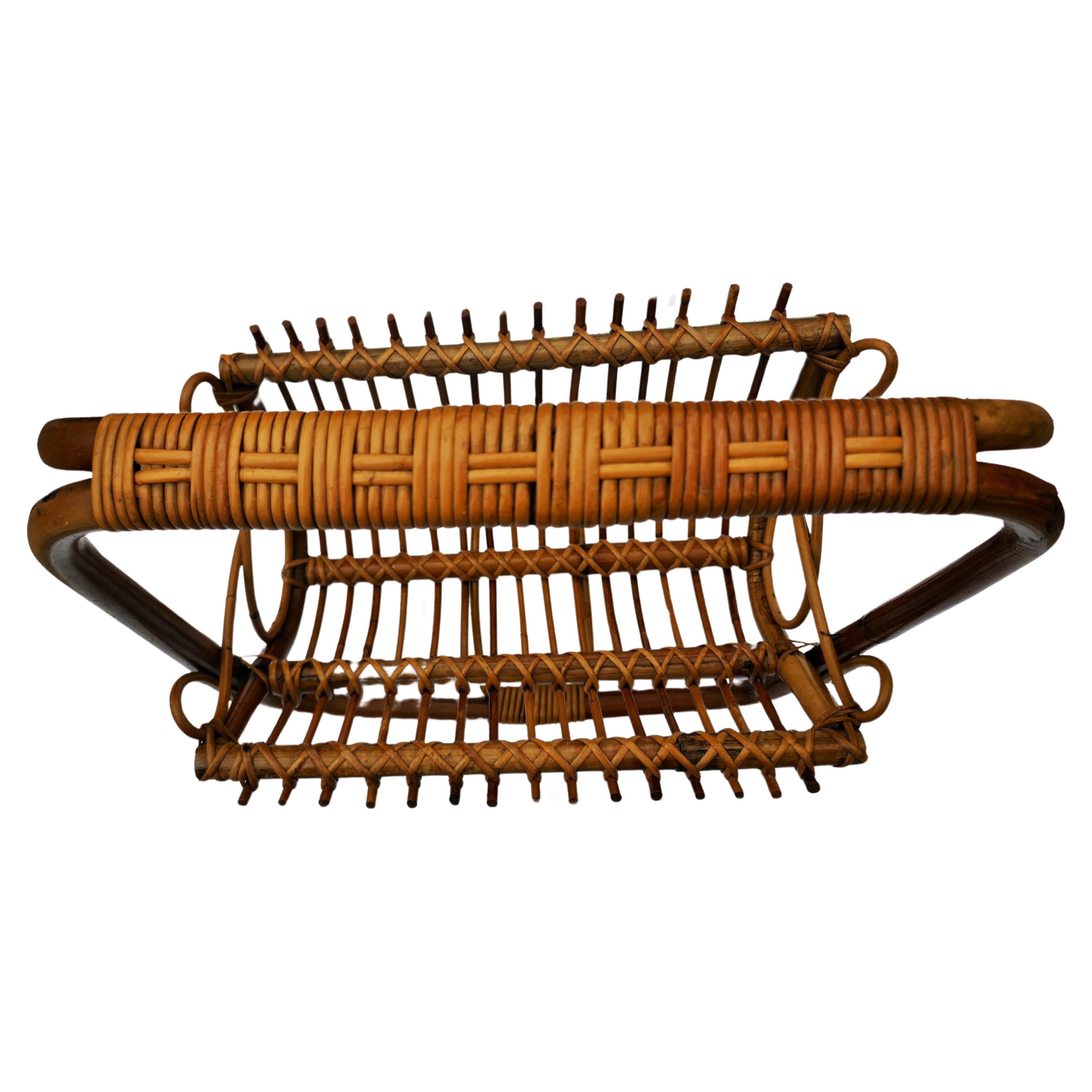 Modern Bamboo rattan magazine rack attributed to Bonacina For Sale