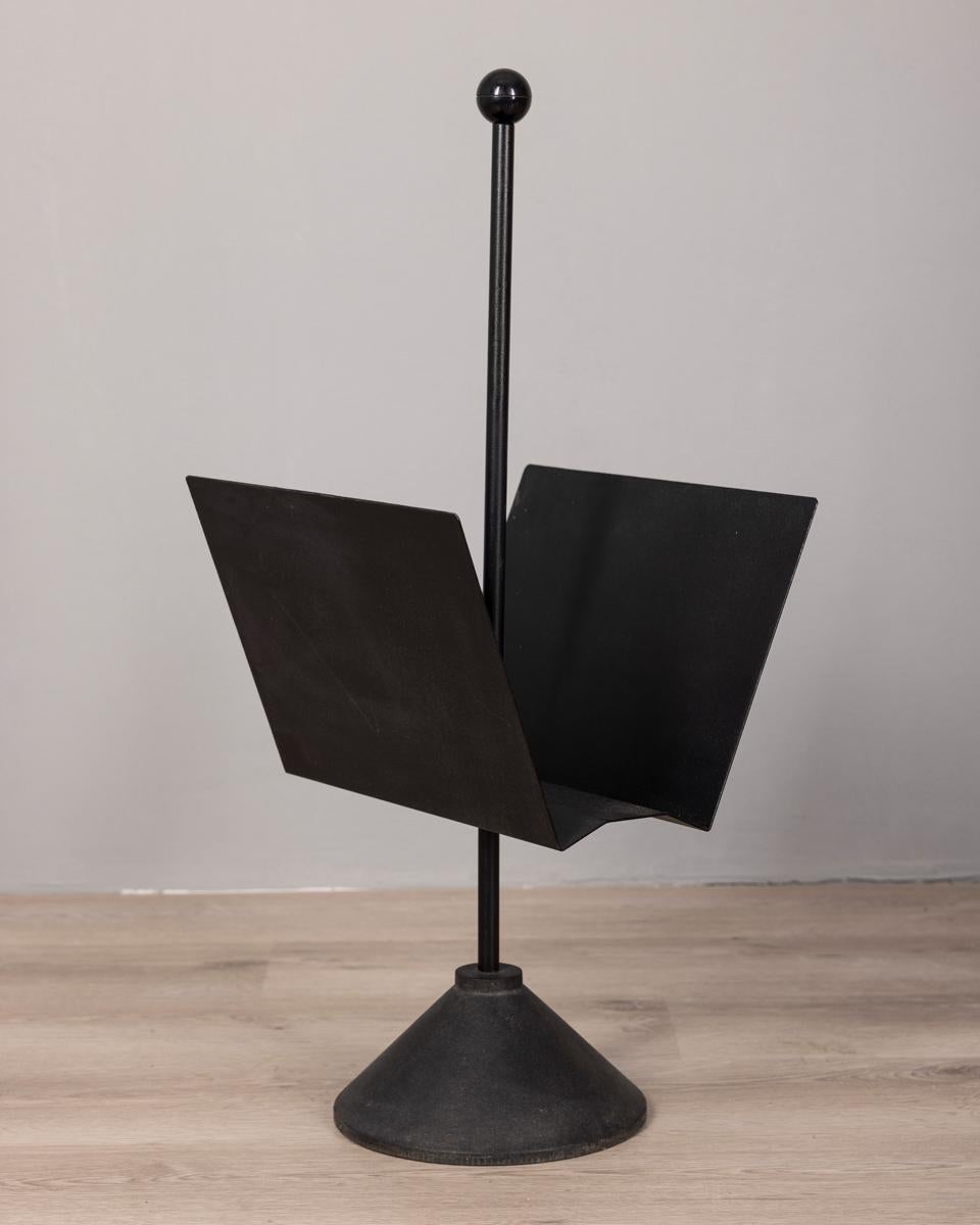 Late 20th Century Vintage 80s black metal magazine rack design Porada furniture For Sale