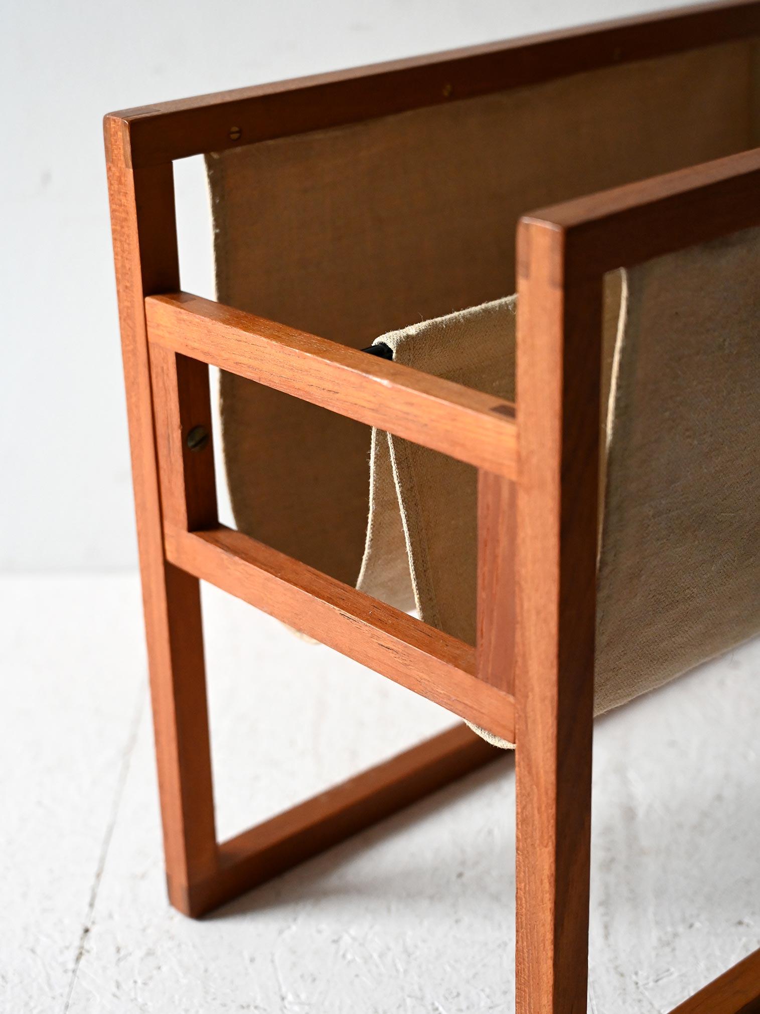 Vintage teak magazine rack by Henning Wind-Hansen For Sale 2