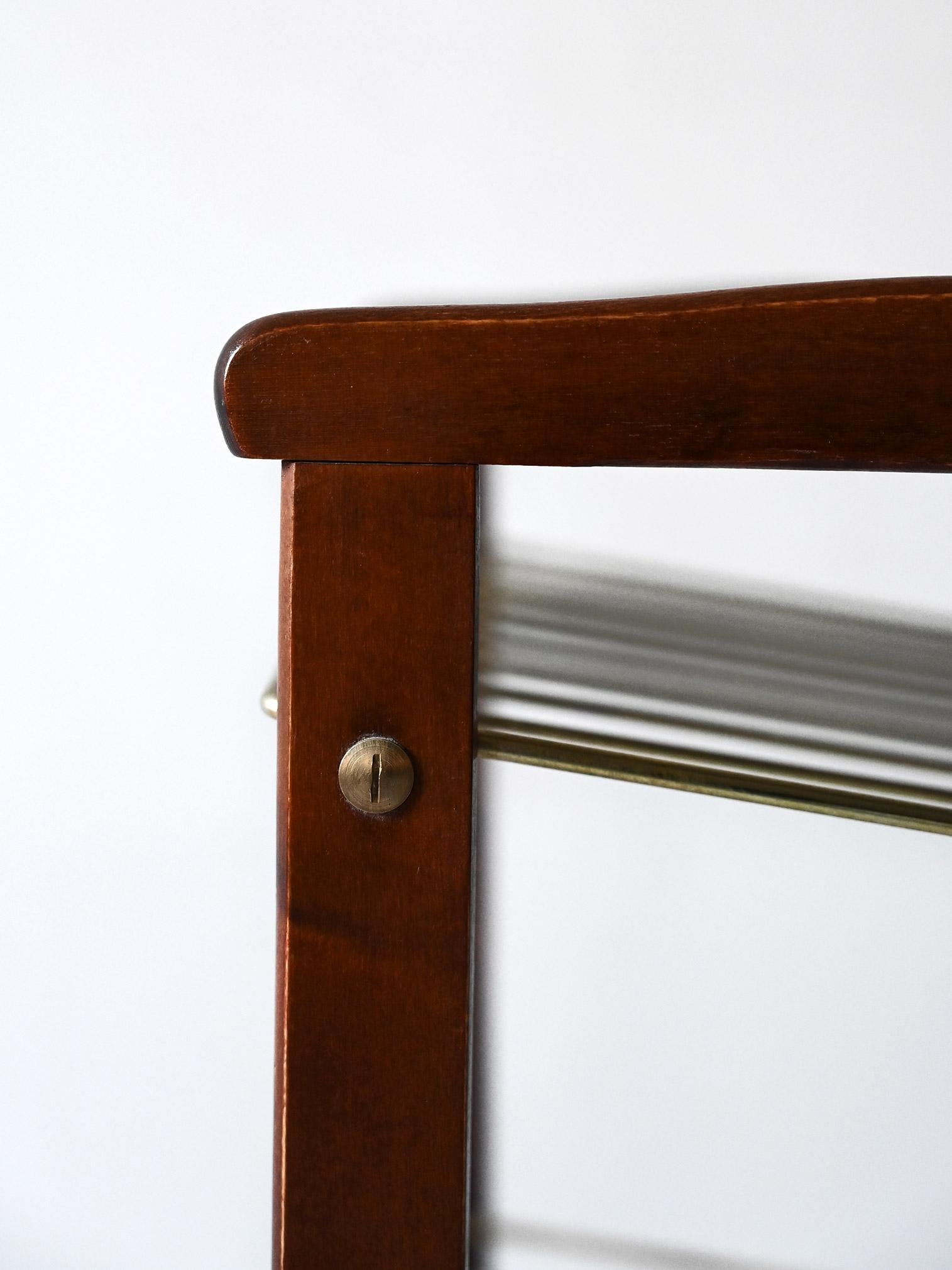 Scandinavian vintage magazine rack For Sale 1