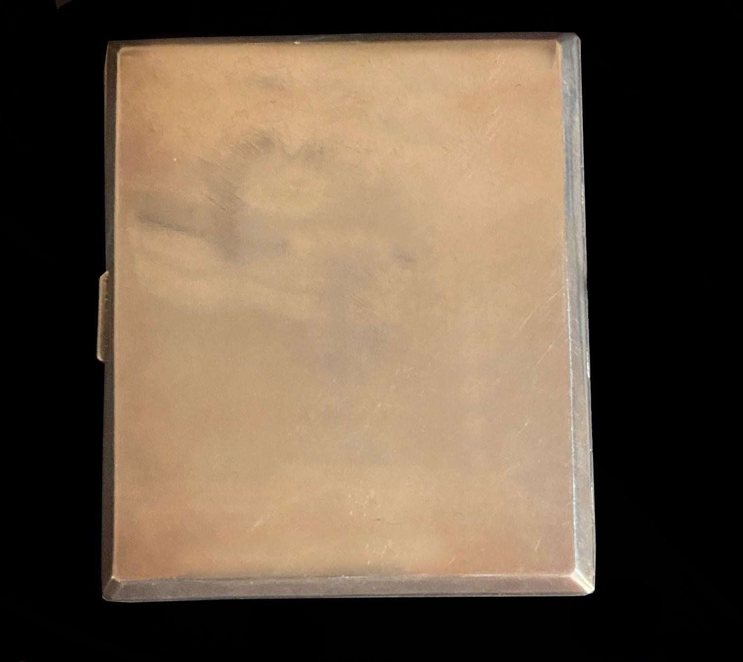 Etui à cigarettes en argent avec portrait du Maharaja Sajjan Singh Bahadur, 1910 en vente 3