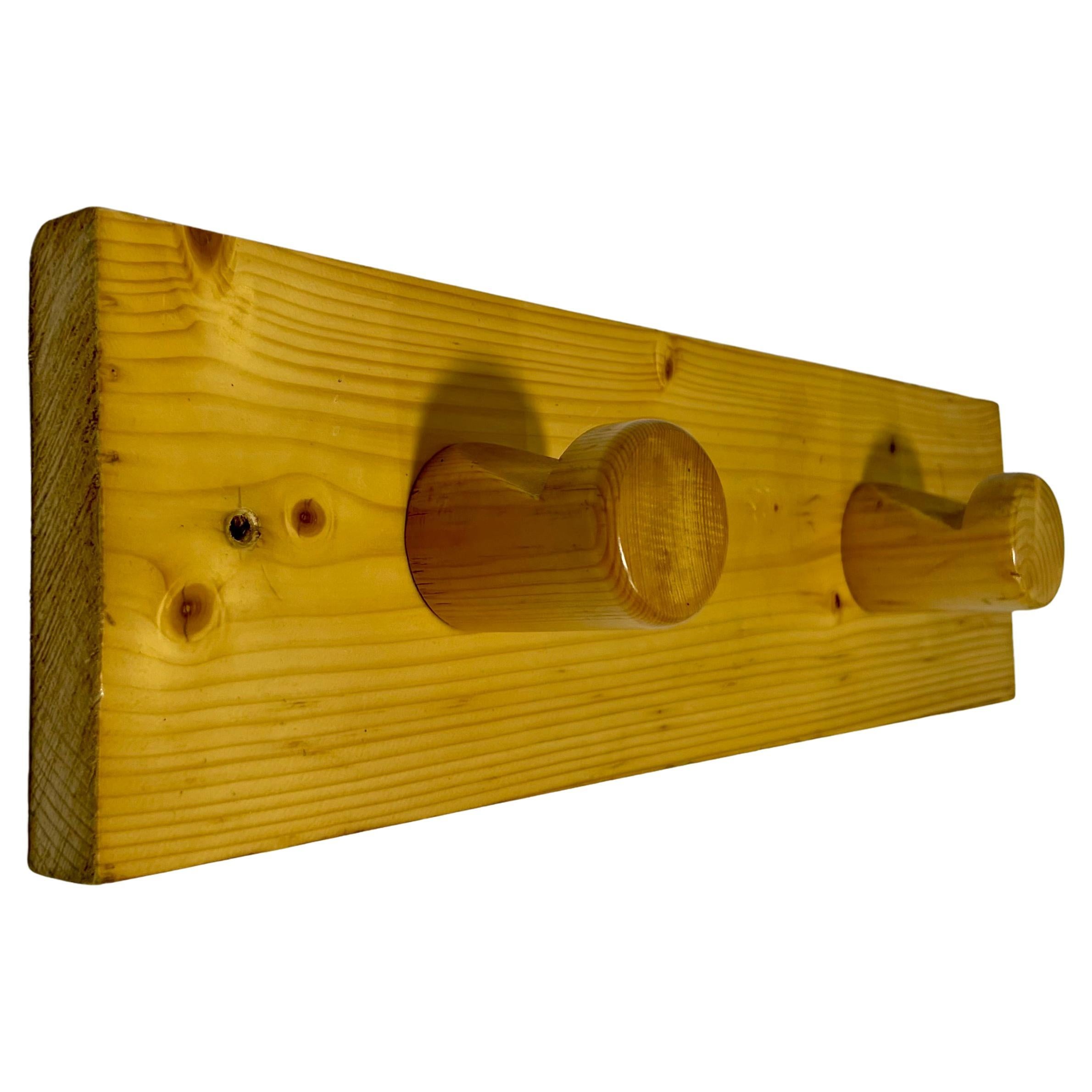 Porte-manteaux, Charlotte Perriand, Les Arcs, France, années 1970 For Sale