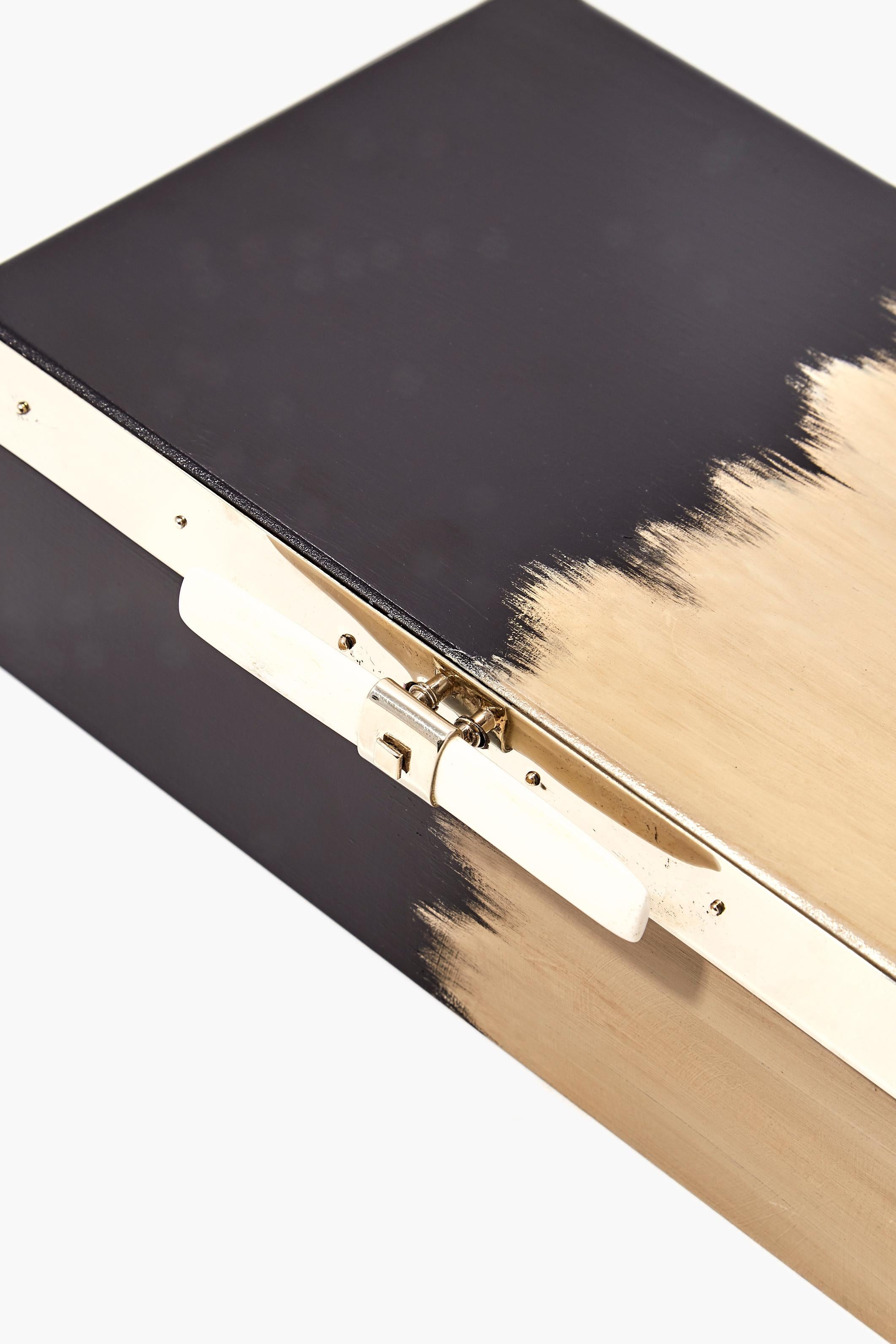 Porteño Medium Schwarz & Creme Hand bemalt Wood Box (Moderne) im Angebot