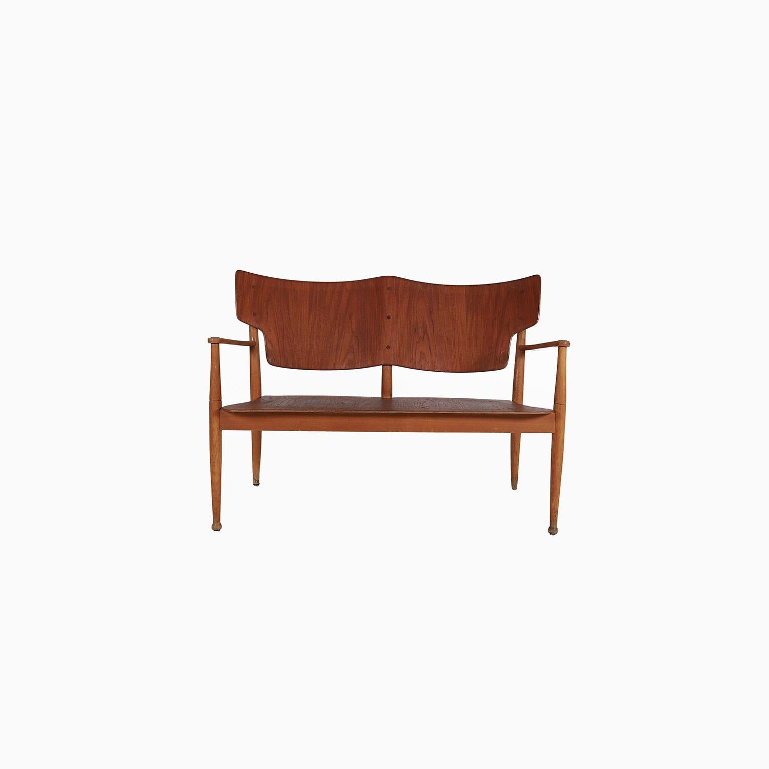 ‘Portex’ settee by Peter Hvidt & Orla Molgaard Nielsen in Teak & Beech For Sale 2