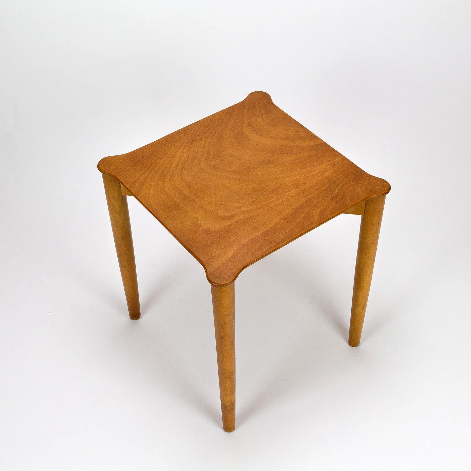 Portex Side Table by Hvidt & Mølgaard-Nielsen for Fritz Hansen, Denmark, 1950s In Good Condition In Berkhamsted, GB