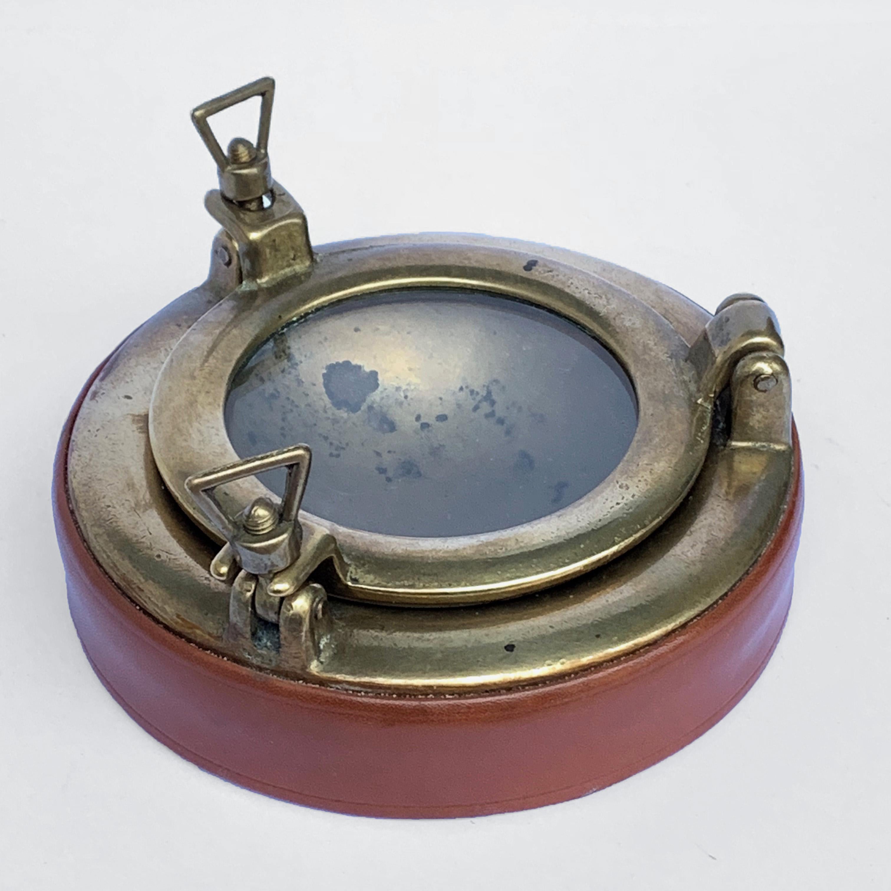Mid-Century Modern Porthole, Ashtray in Brass and Leather, 1960s Designed by Gucci, Italy, 1960s