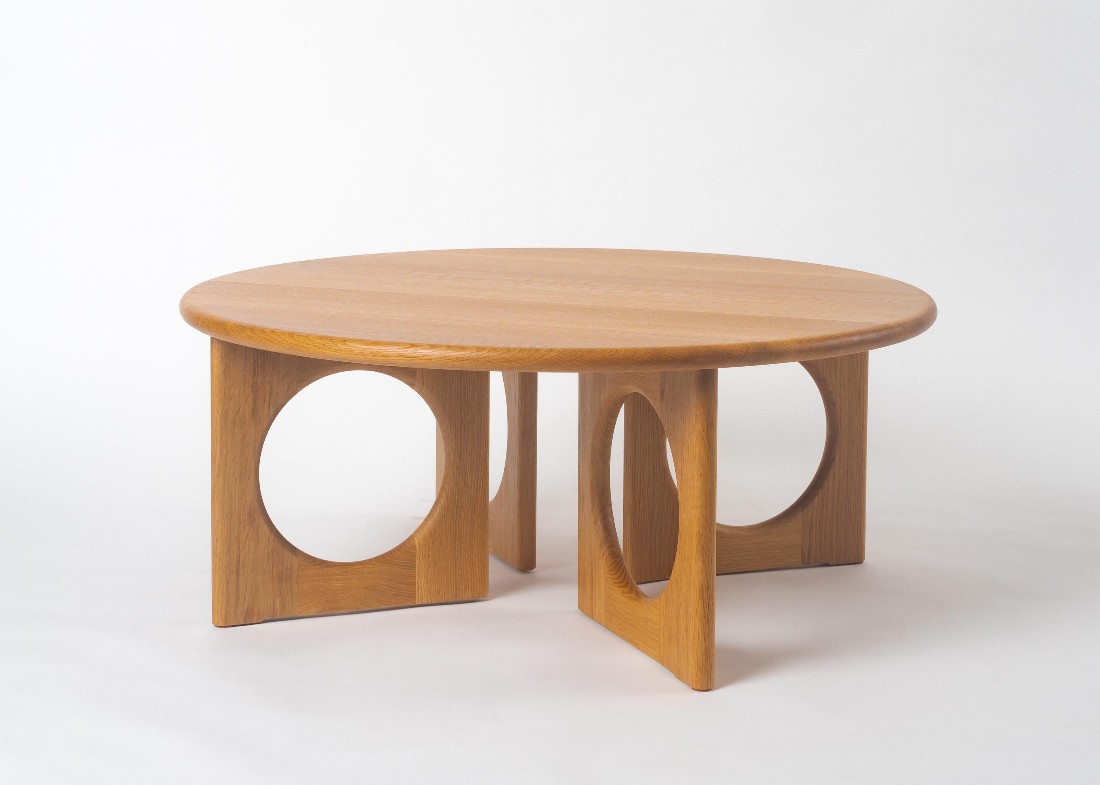 Porthole Low Table, Handcrafted Massivholz Couchtisch (Hartholz) im Angebot