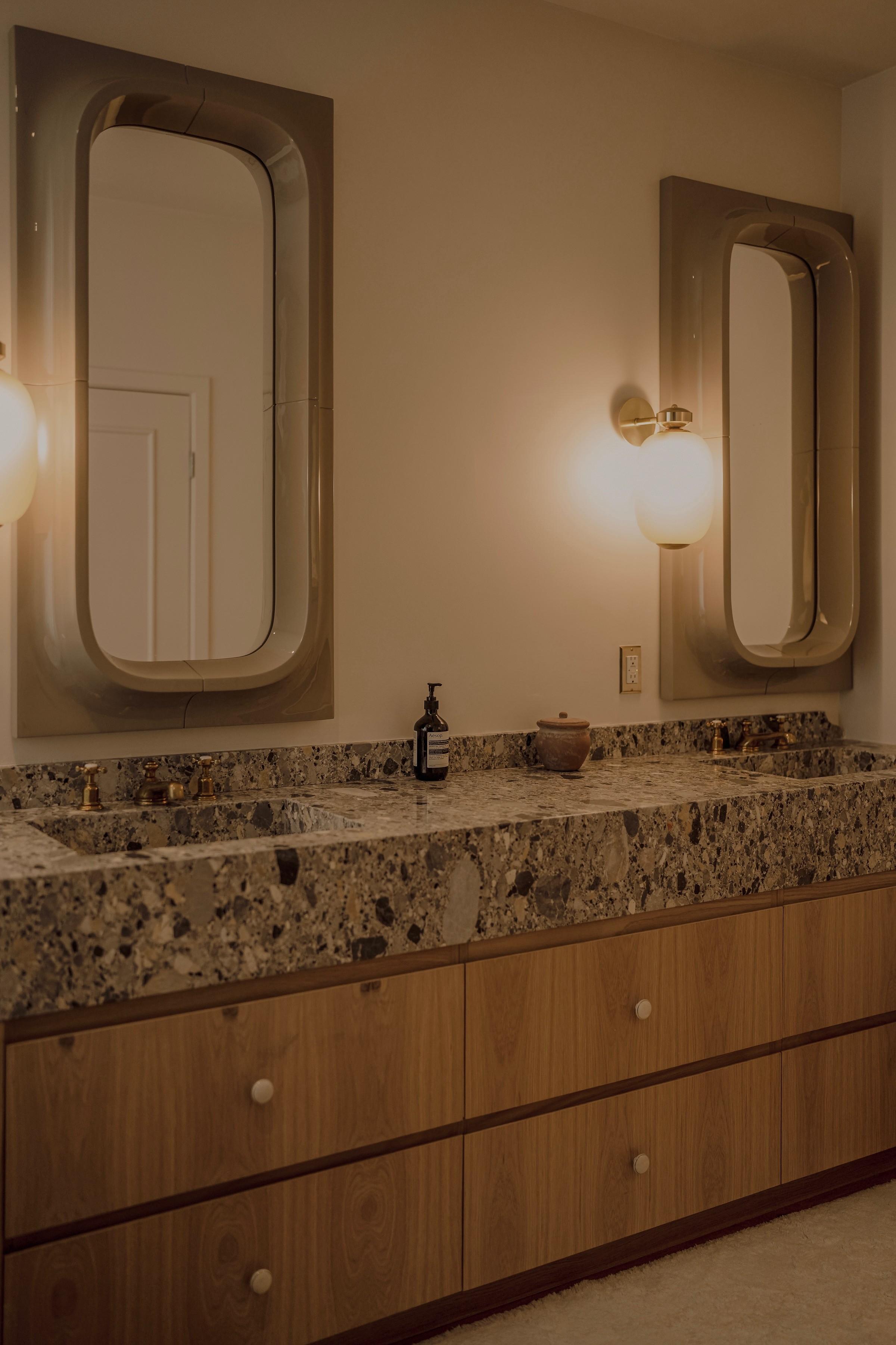 Espejo de ojo de buey pequeño marrón de Willo Perron para NOGA en venta 1