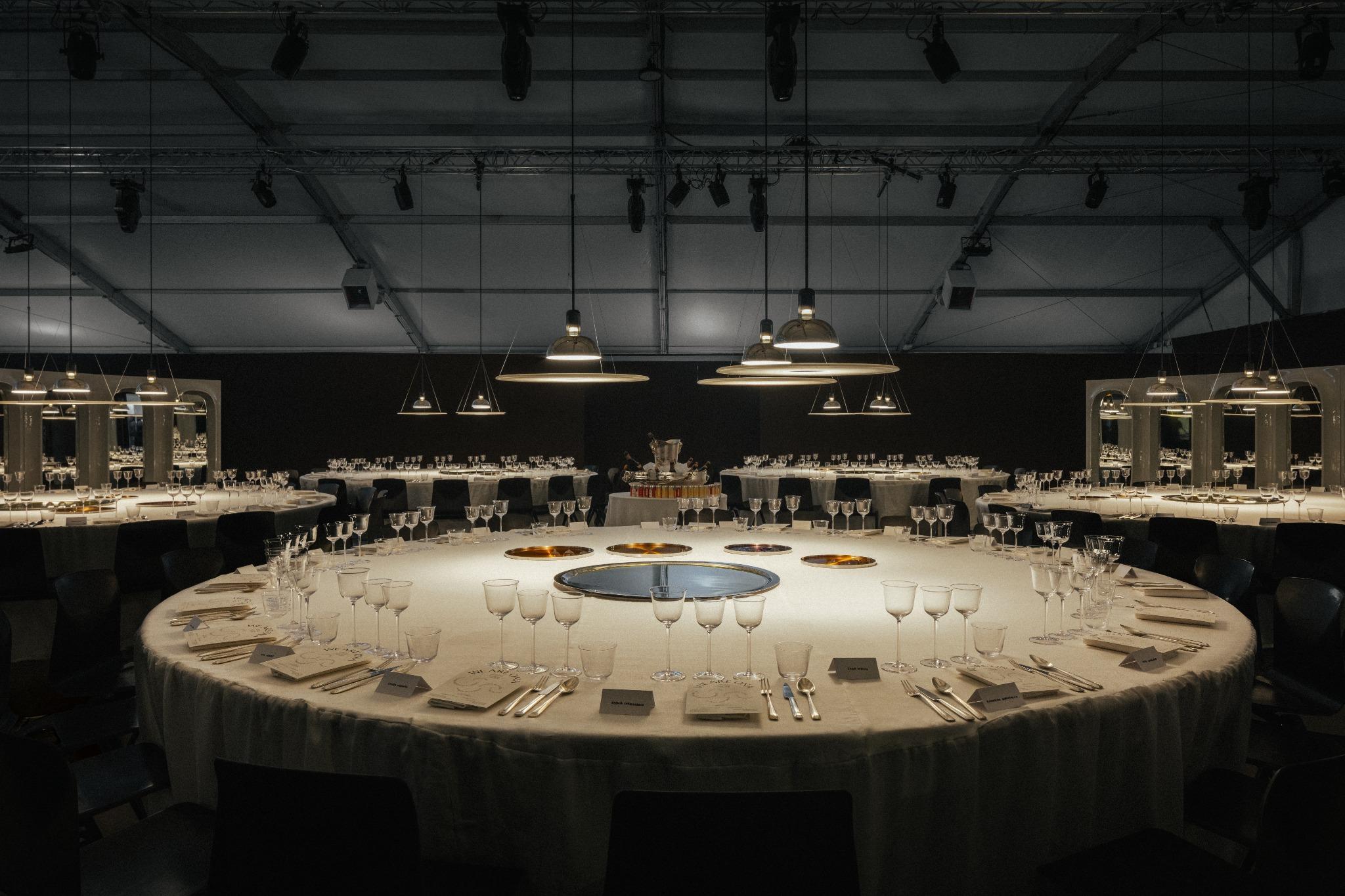 Miroir de hublot grand modèle par Willo Perron pour NO GA en vente 3