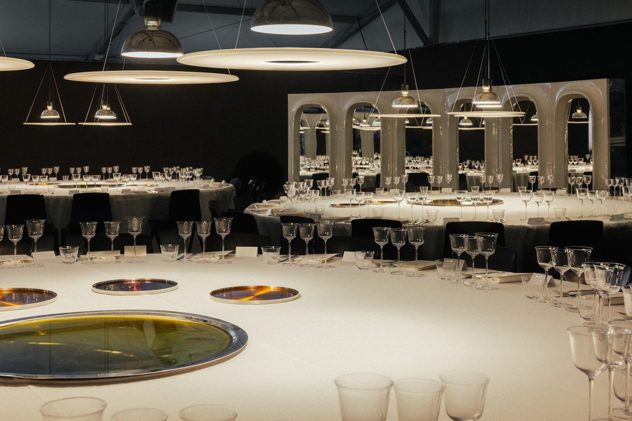 Miroir de hublot grand modèle par Willo Perron pour NO GA en vente 2