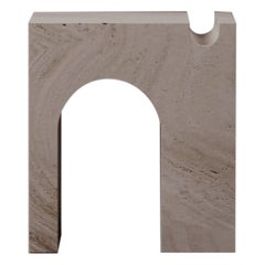 Portico Beistelltisch Ostuni Travertin geätzt von Dainelli Studio Atelier A