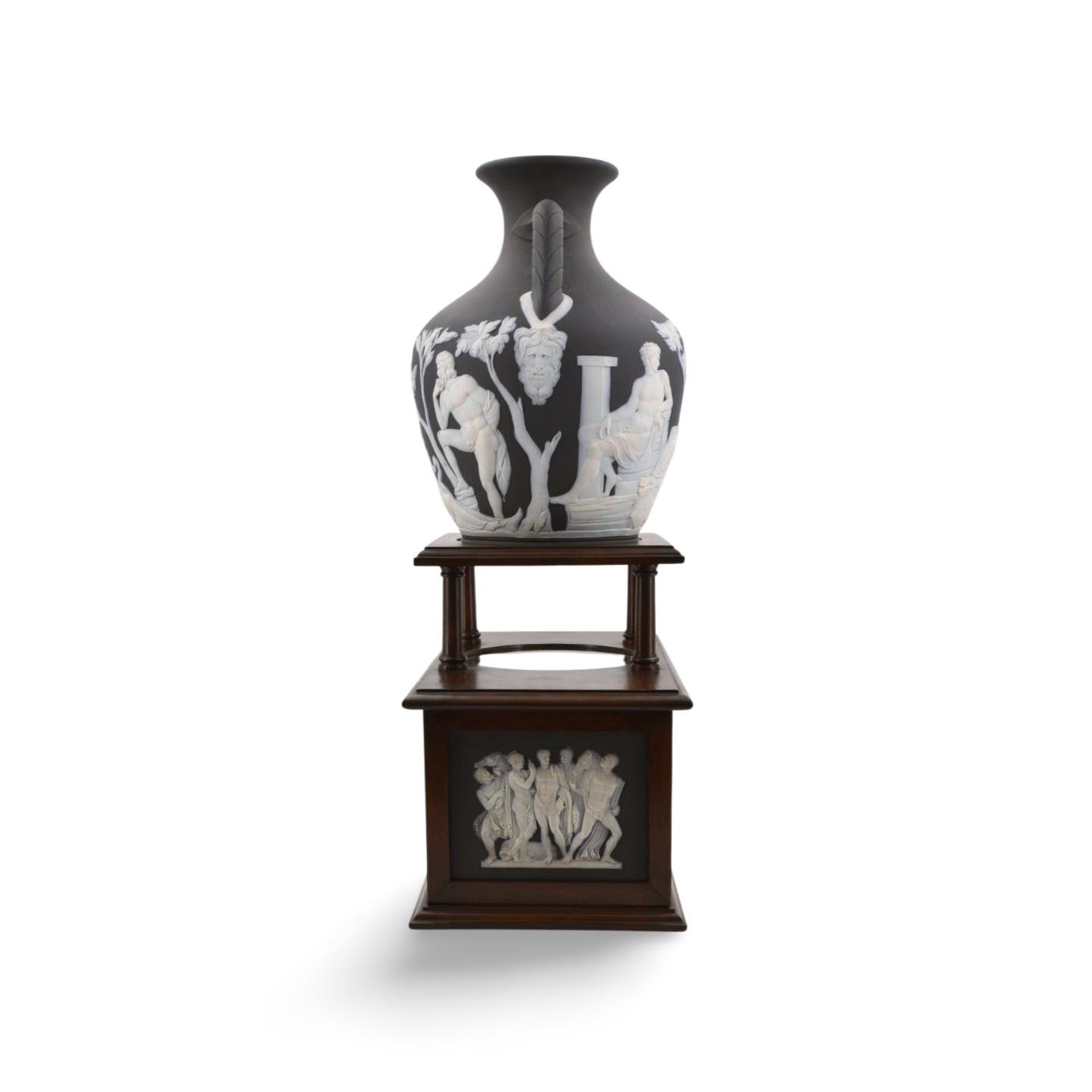 Neoclassical Revival Portland Vase. Barnard Edition (Bert Bentley). Wedgwood C1925 For Sale