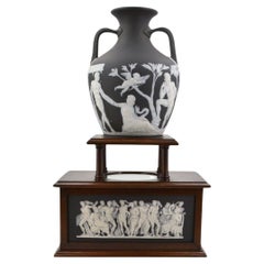 Vase Portland. Edition Barnard (Bert Bentley). Wedgwood C1925