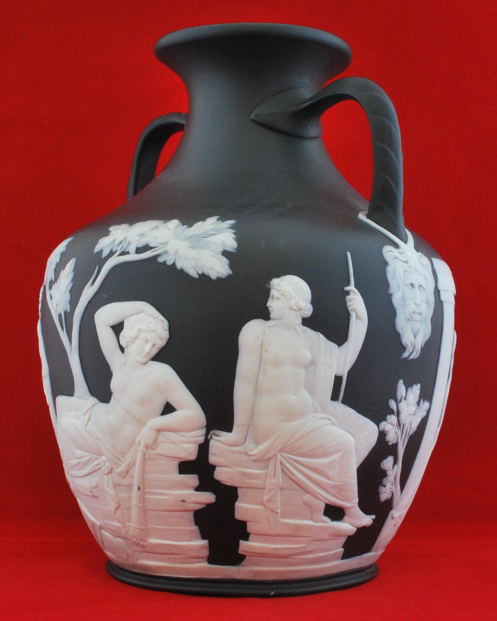 Portland Vase, Full Sized, Wedgwood, circa 1870 In Good Condition In Melbourne, Victoria