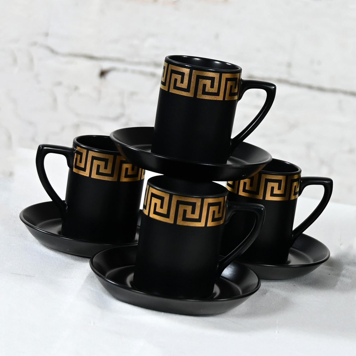 Portmeirion Pottery Greek Key Espresso Coffee Service Susan Williams Ellis Desig In Good Condition For Sale In Topeka, KS