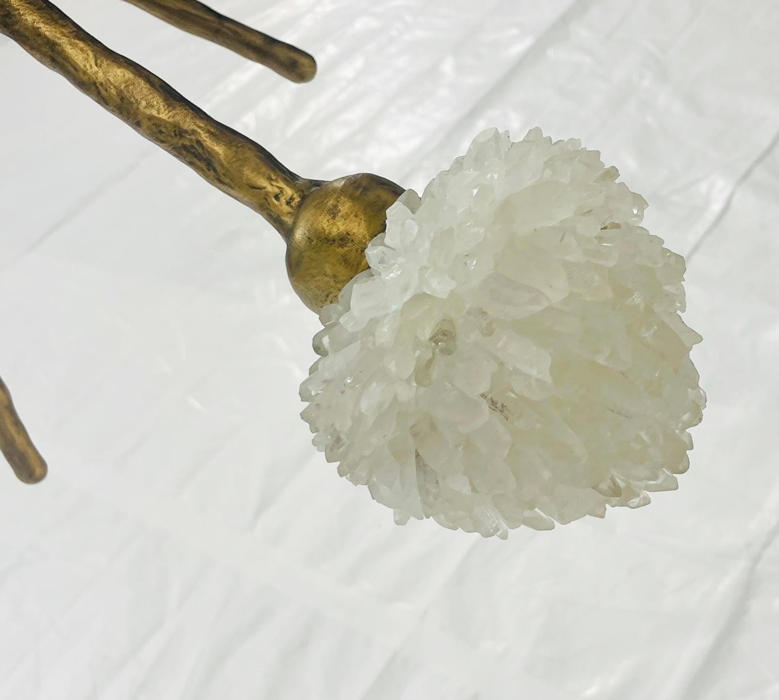 Lampadario Porto Alegre di Haus of Aurah - Lampada scultorea in quarzo e bronzo in vendita 6