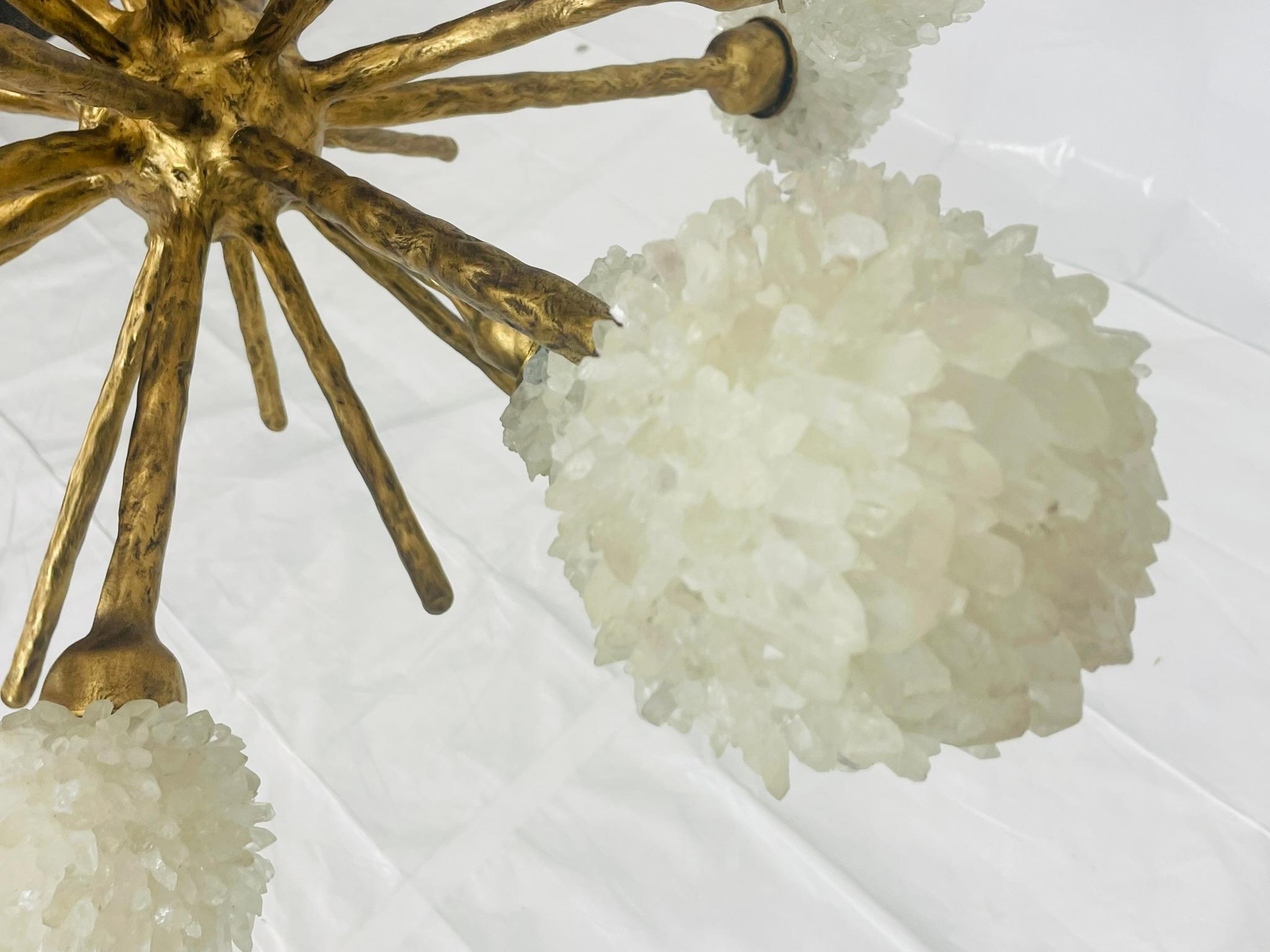 Lampadario Porto Alegre di Haus of Aurah - Lampada scultorea in quarzo e bronzo in vendita 8