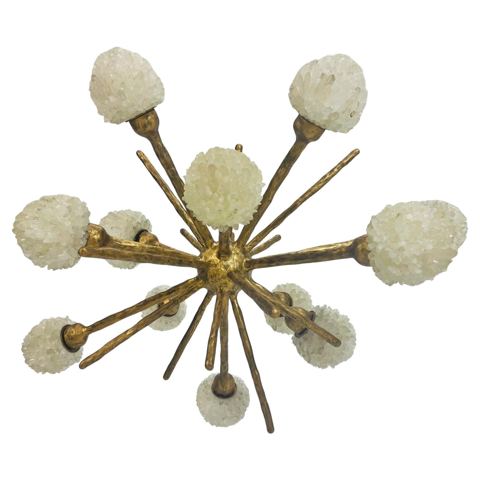 Lampadario Porto Alegre di Haus of Aurah - Lampada scultorea in quarzo e bronzo in vendita