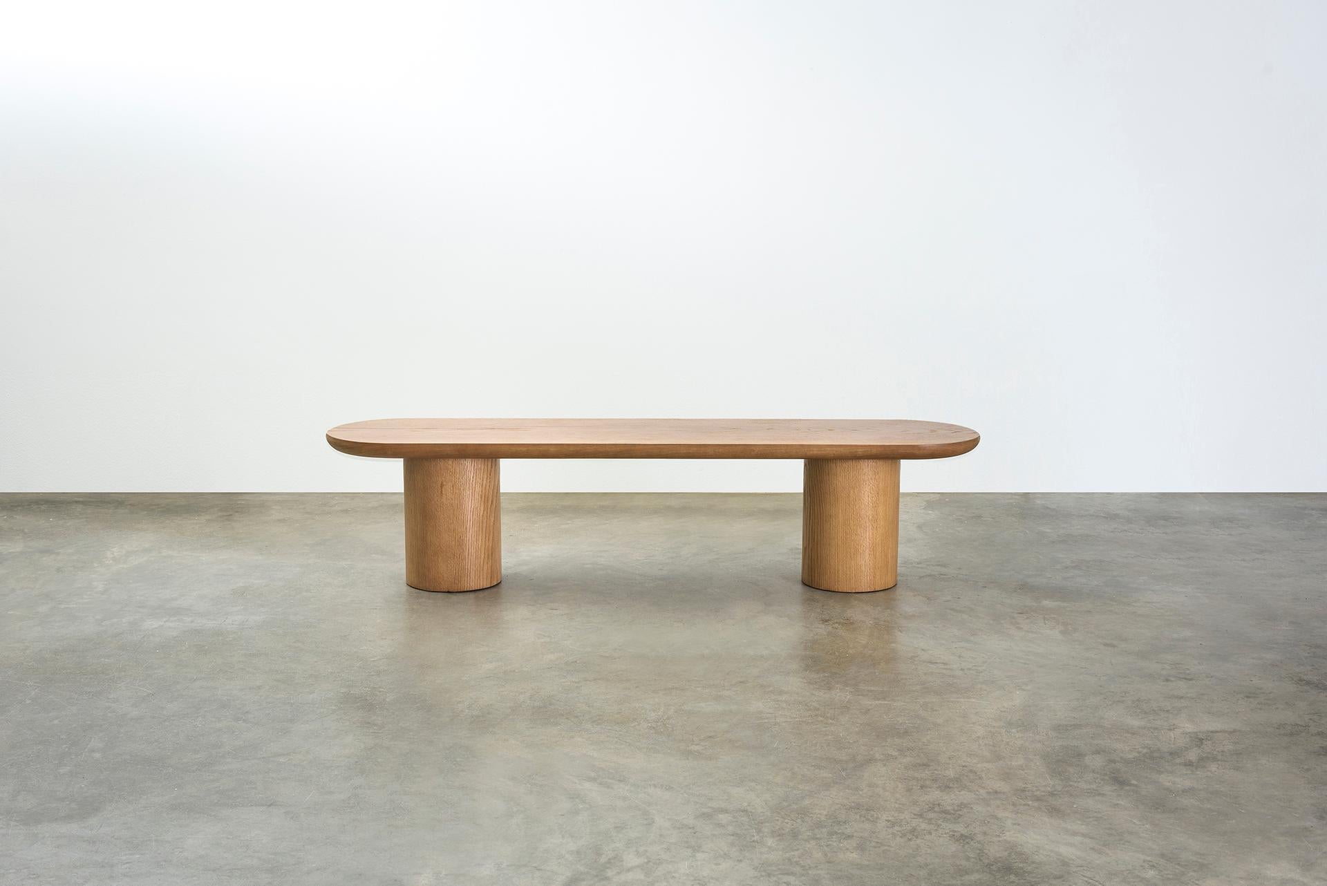 Porto low tables are composed of a circular top that seems to rest on a sturdy oblong base. Lightness and weight overlap creating a harmonic and unconventional monoblock.
The unagreement between the geometry of the elements generates irregular