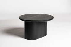 Mesa auxiliar Porto, de RAIN, Mesa auxiliar contemporánea, Roble laminado ebanizado