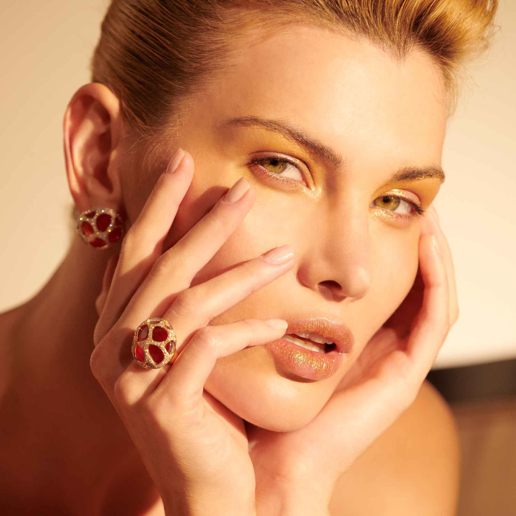 Taille ronde Boucles d'oreilles Portofino en or rose 18 carats avec diamants en vente