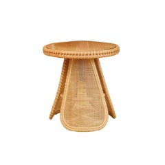 Mesa auxiliar Portofino de ratán teñido natural y cristal by POPUS EDITIONS