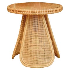 Mesa auxiliar Portofino de ratán teñido natural y cristal by POPUS EDITIONS