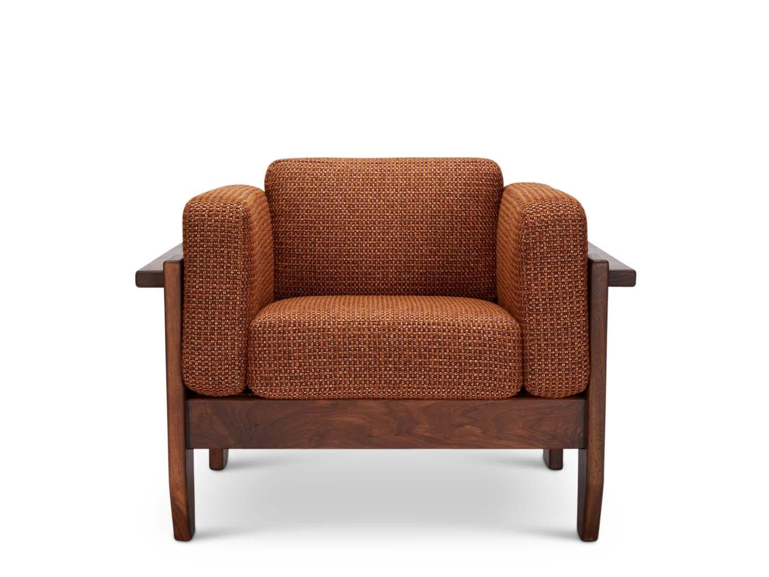 La chaise longue Portola a un cadre en bois massif fabriqué à la main et des coussins libres. Un ottoman assorti est également disponible.

La collection Lawson-Fenning est conçue et fabriquée à la main à Los Angeles, en Californie. Renseignez-vous