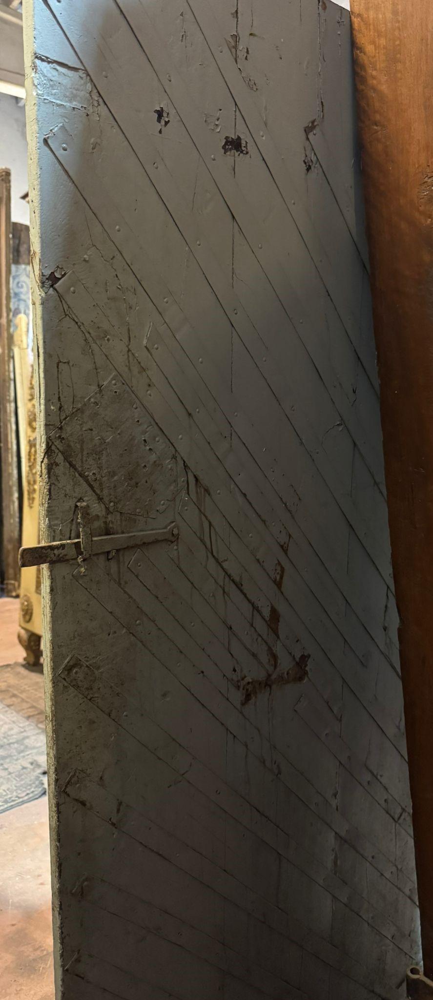 Portoncino rustico da ingresso, un battente chiodato a x, italia in vendita 1